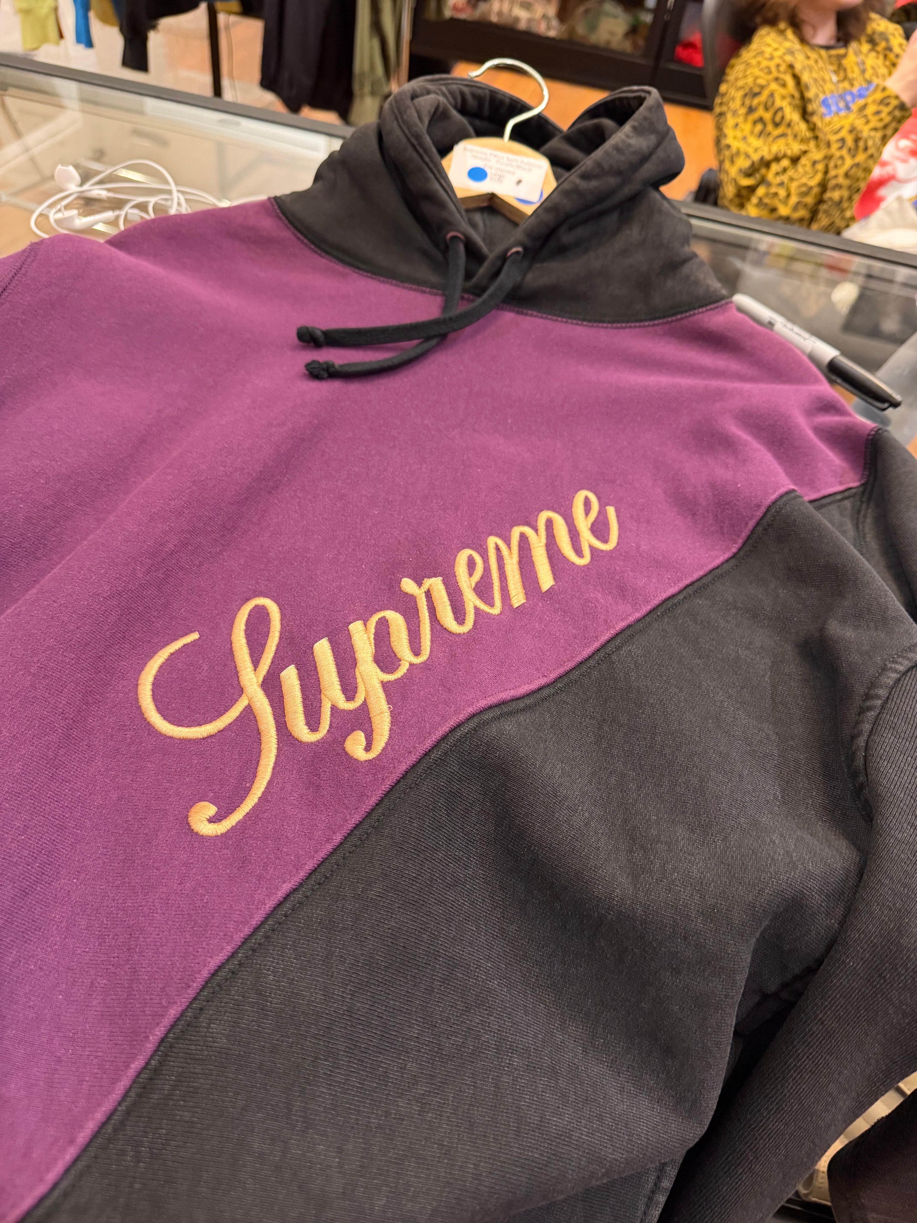 Supreme FW12 Split Pullover
Hoodie - Purple/Black