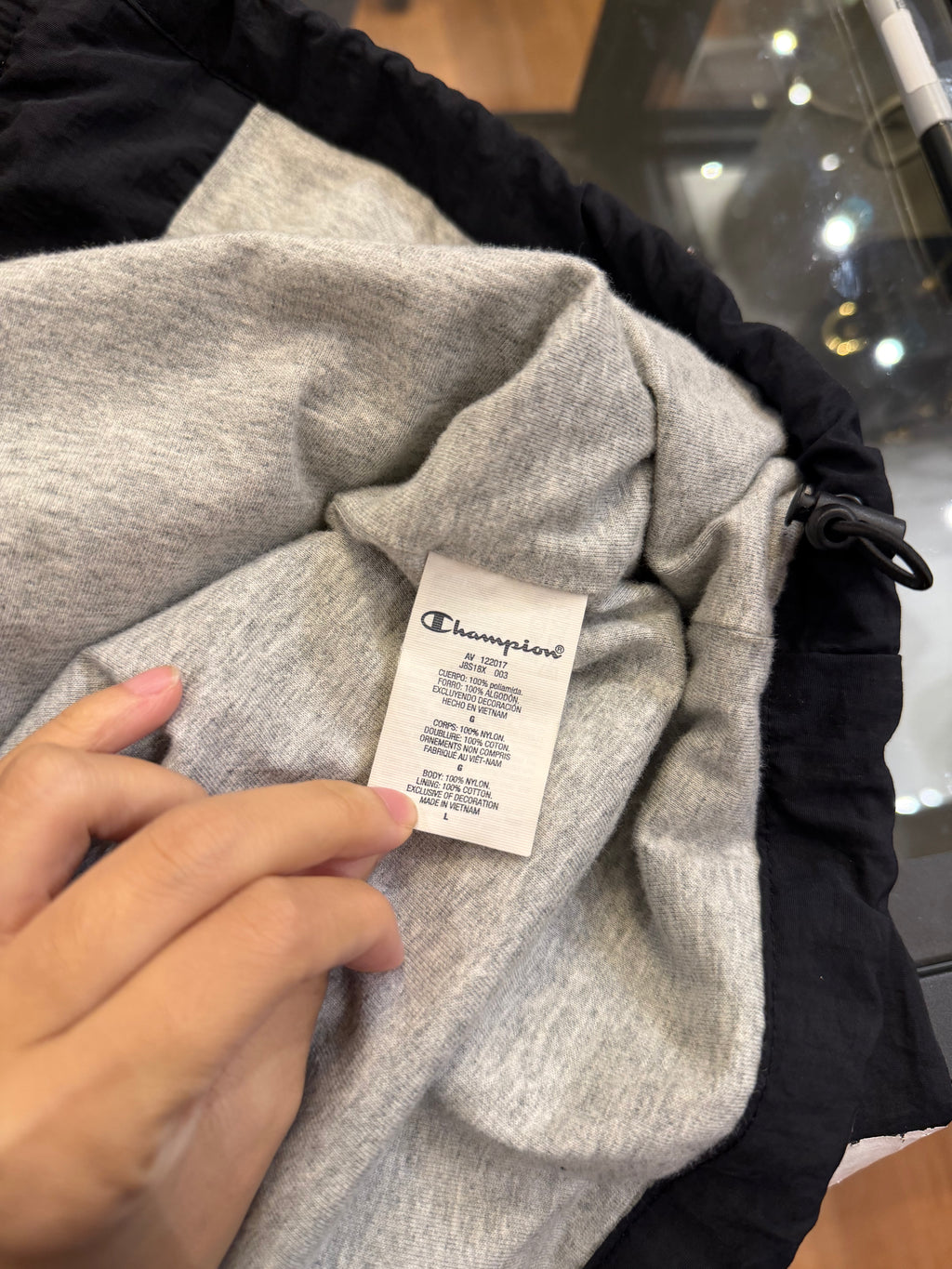 Supreme x Champion Track
Jacket - Black