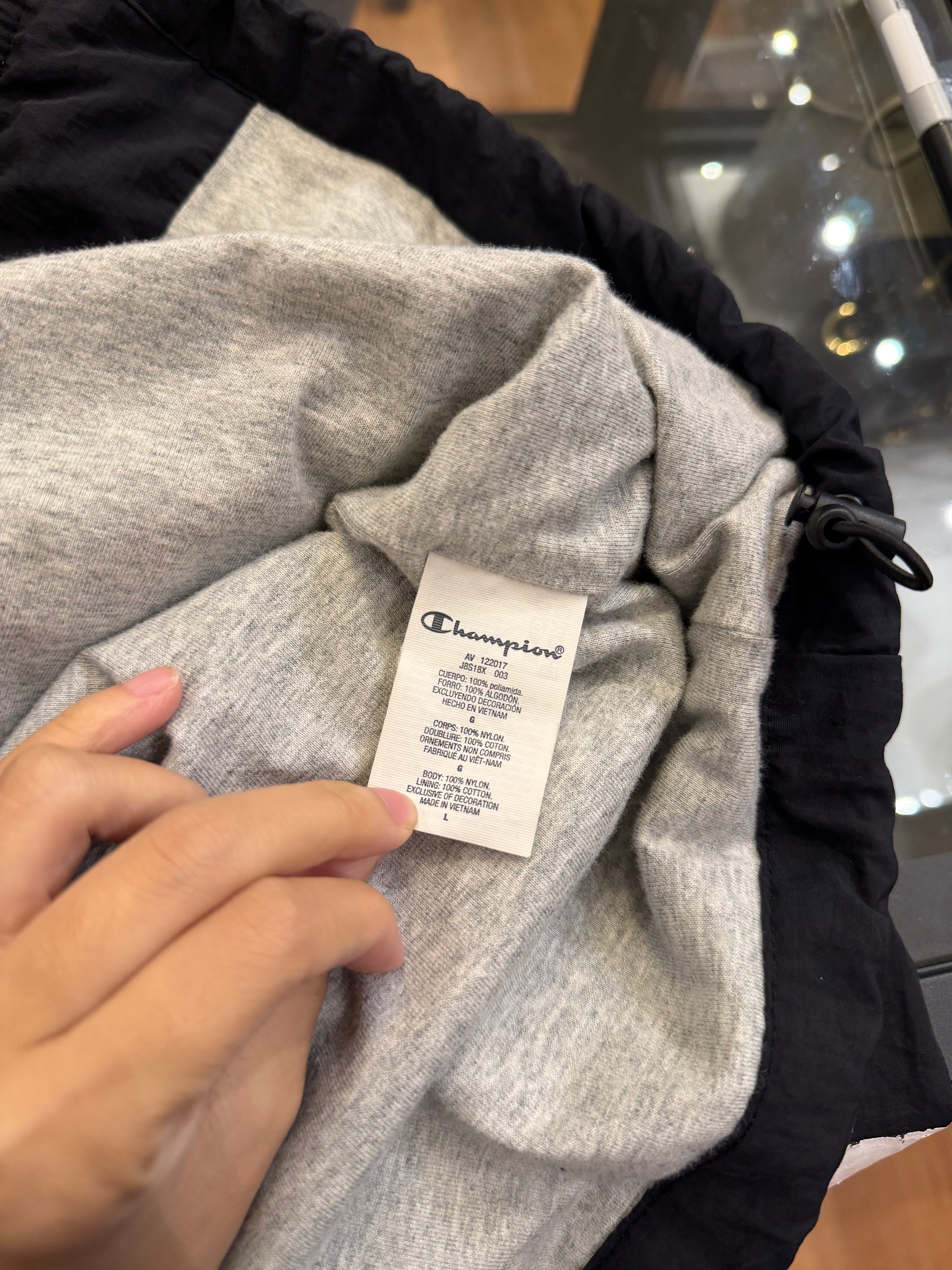 Supreme x Champion Track
Jacket - Black