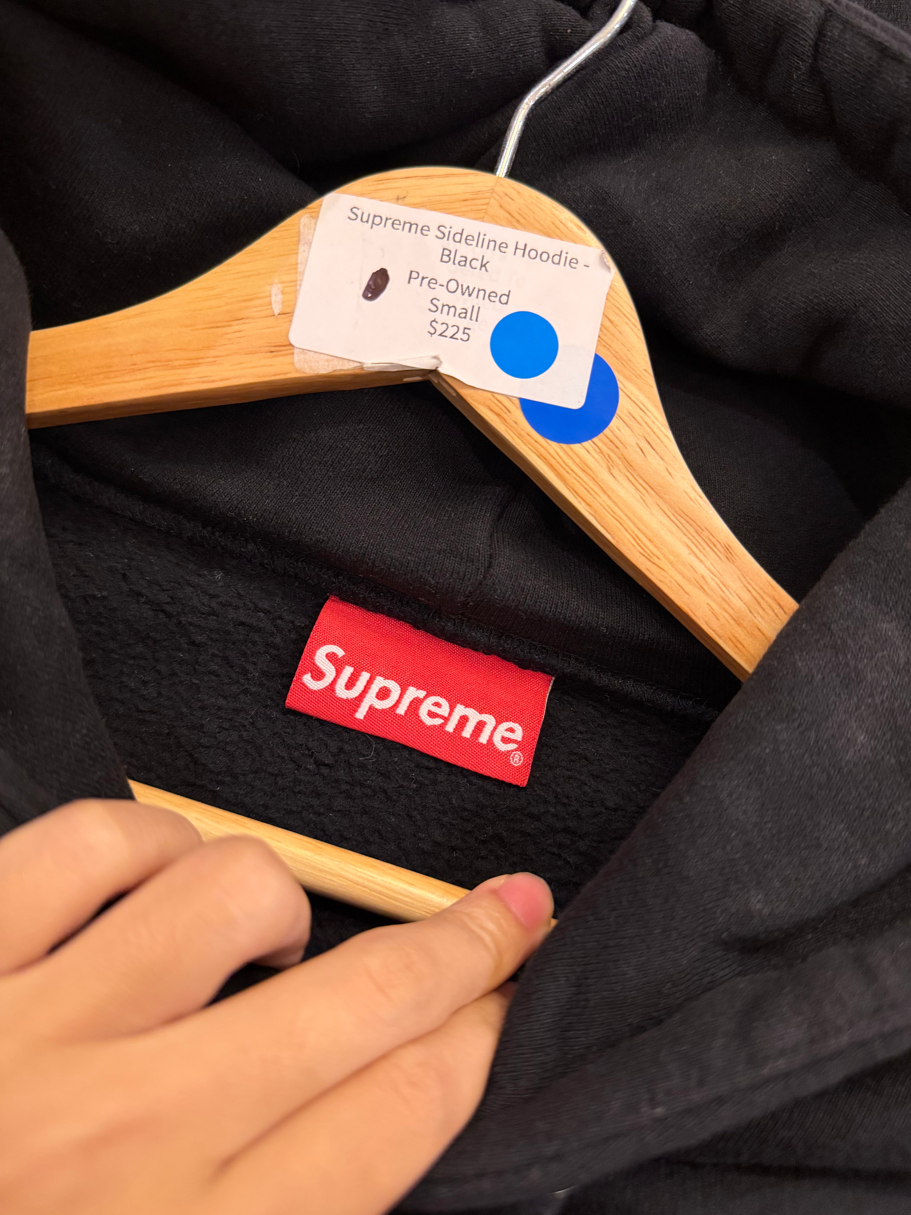 Supreme Sideline Hoodie -
Black