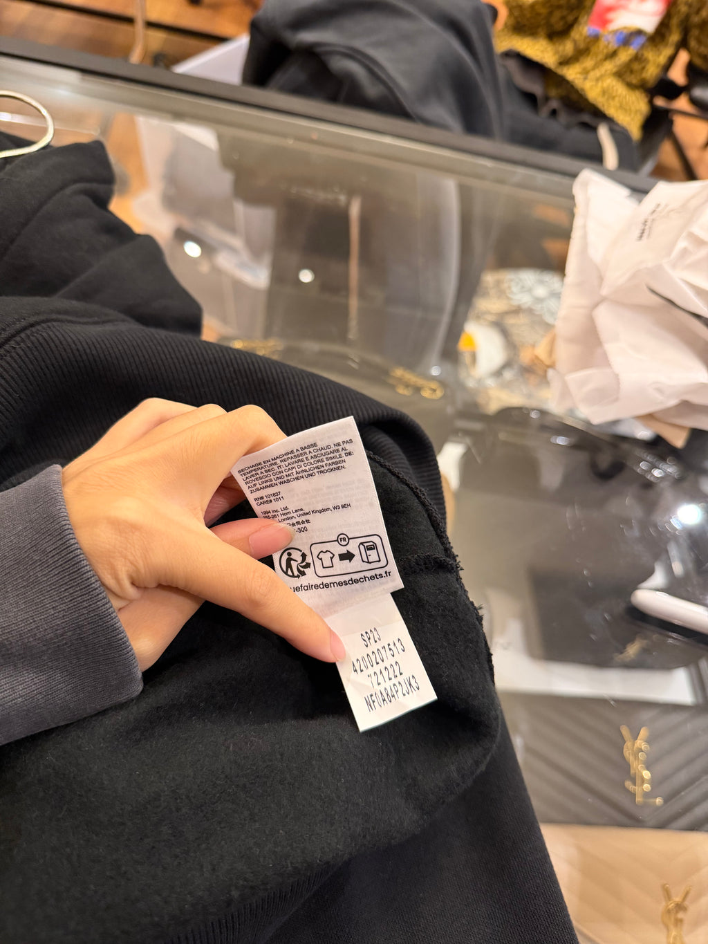 Supreme x North Face
Convertible Hoodie - Black