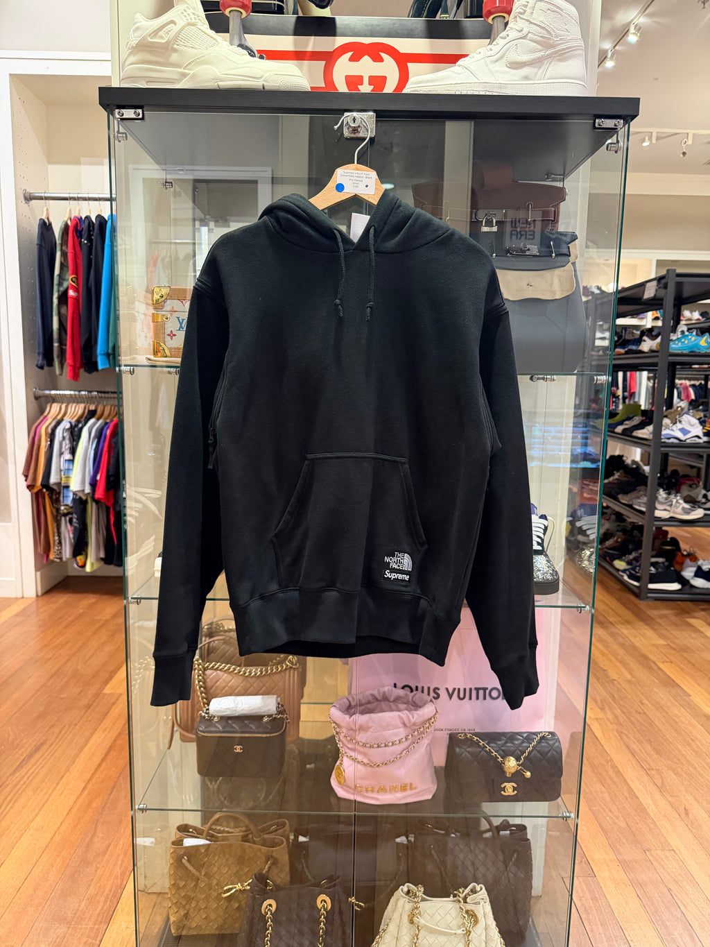 Supreme x North Face
Convertible Hoodie - Black
