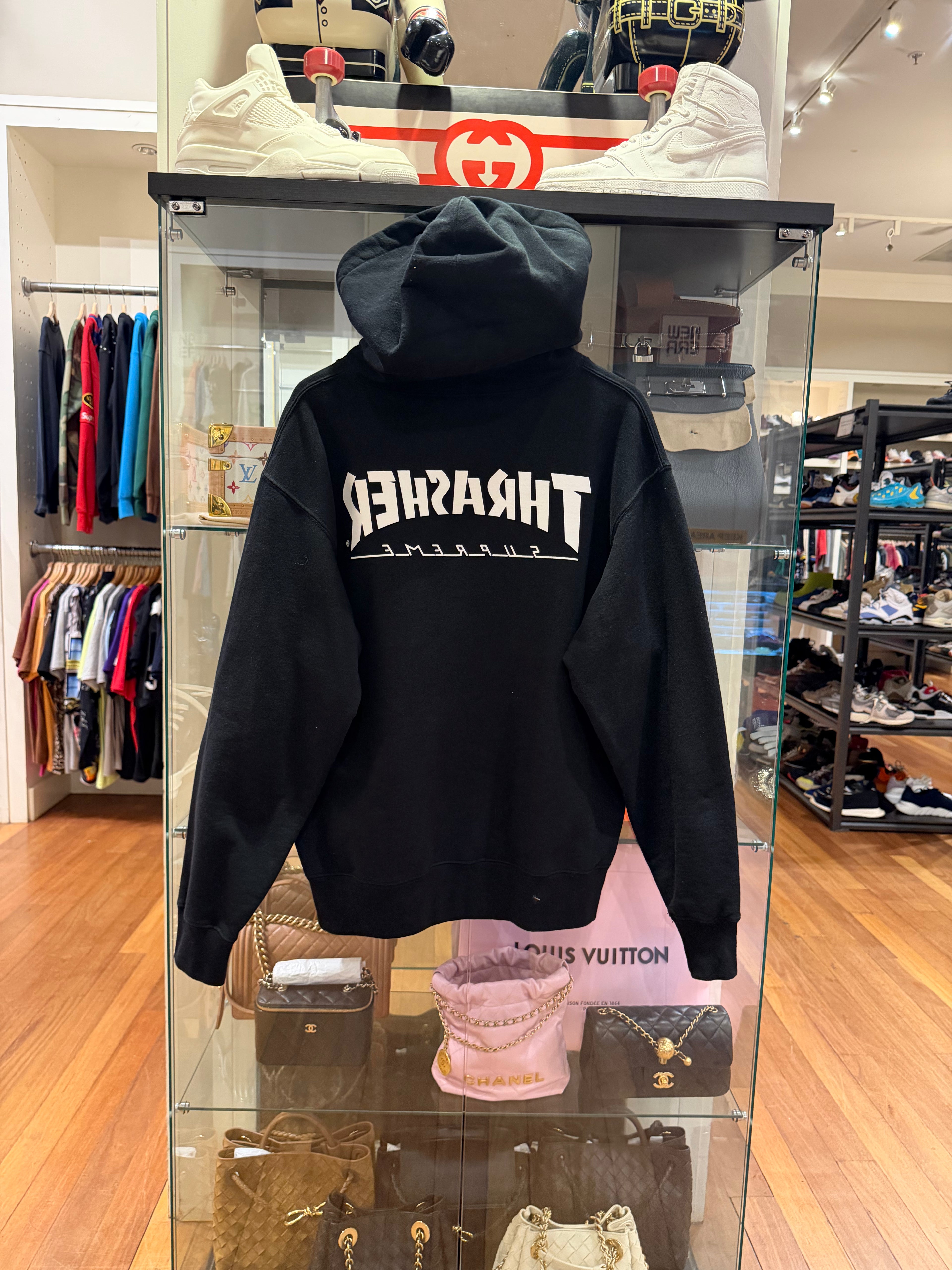 Supreme x Thrasher Game
Hoodie - Black