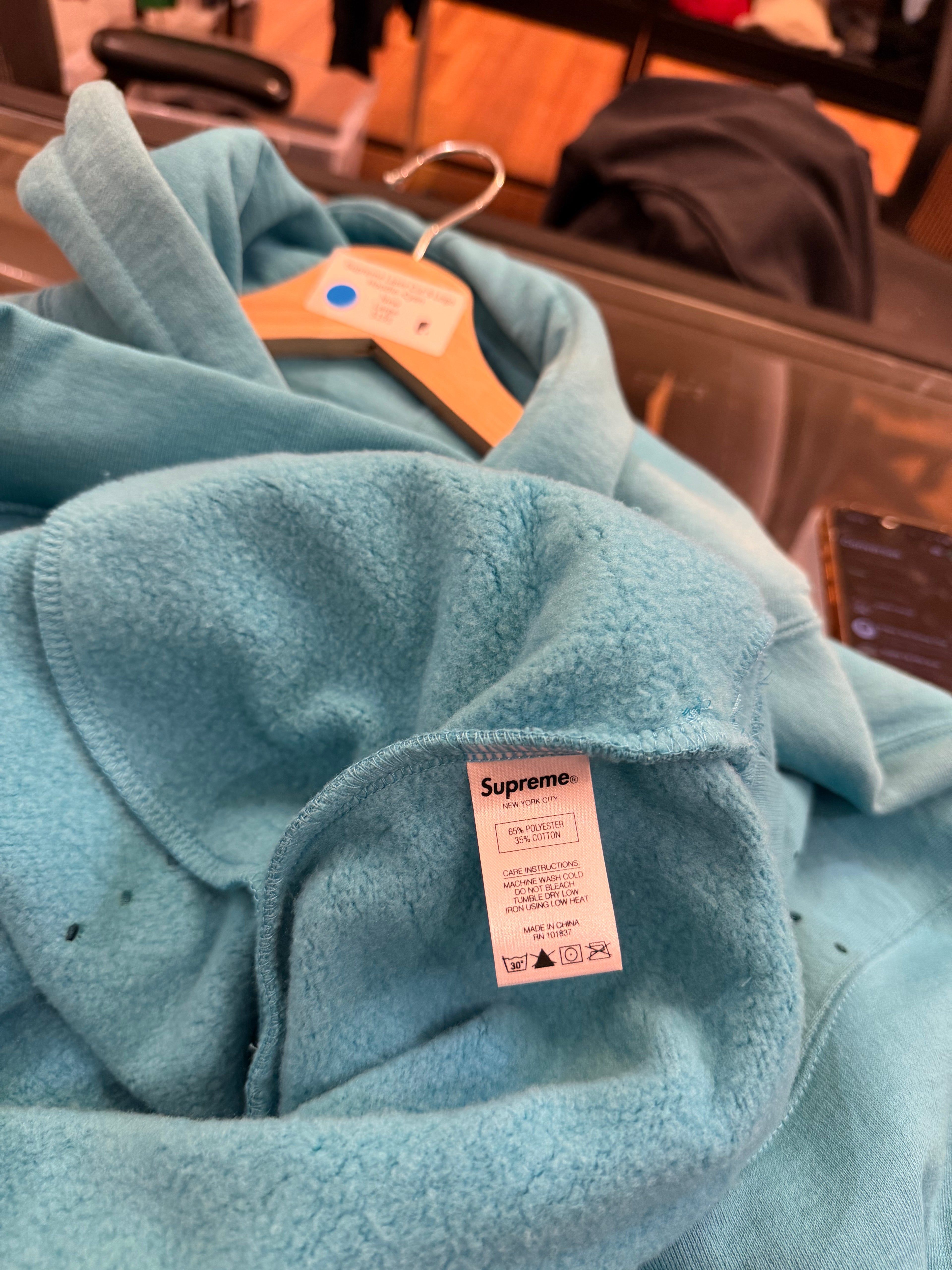Supreme Laser Cut S Logo
Hoodie -Cyan