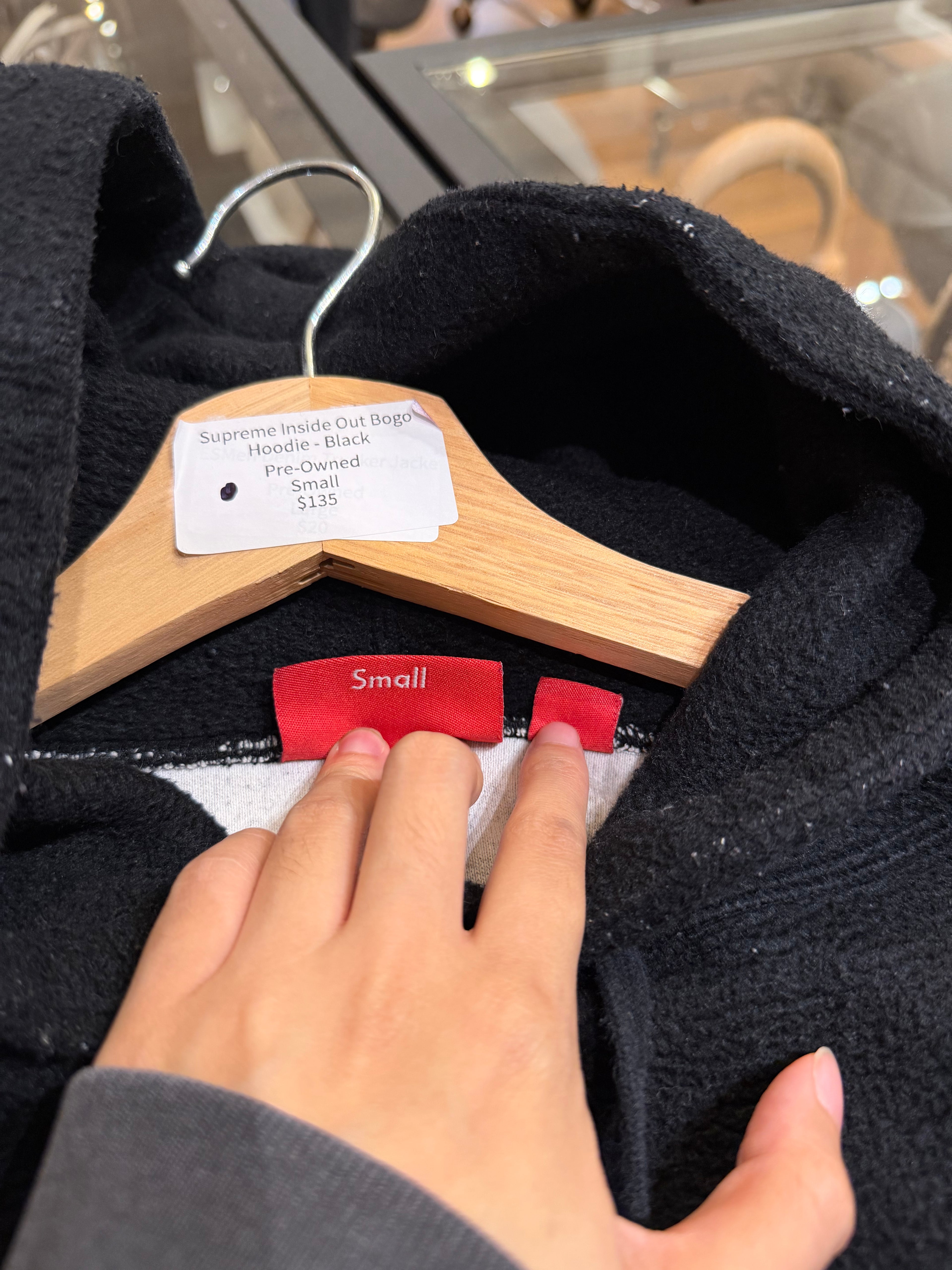 Supreme Inside Out Bogo
Hoodie - Black