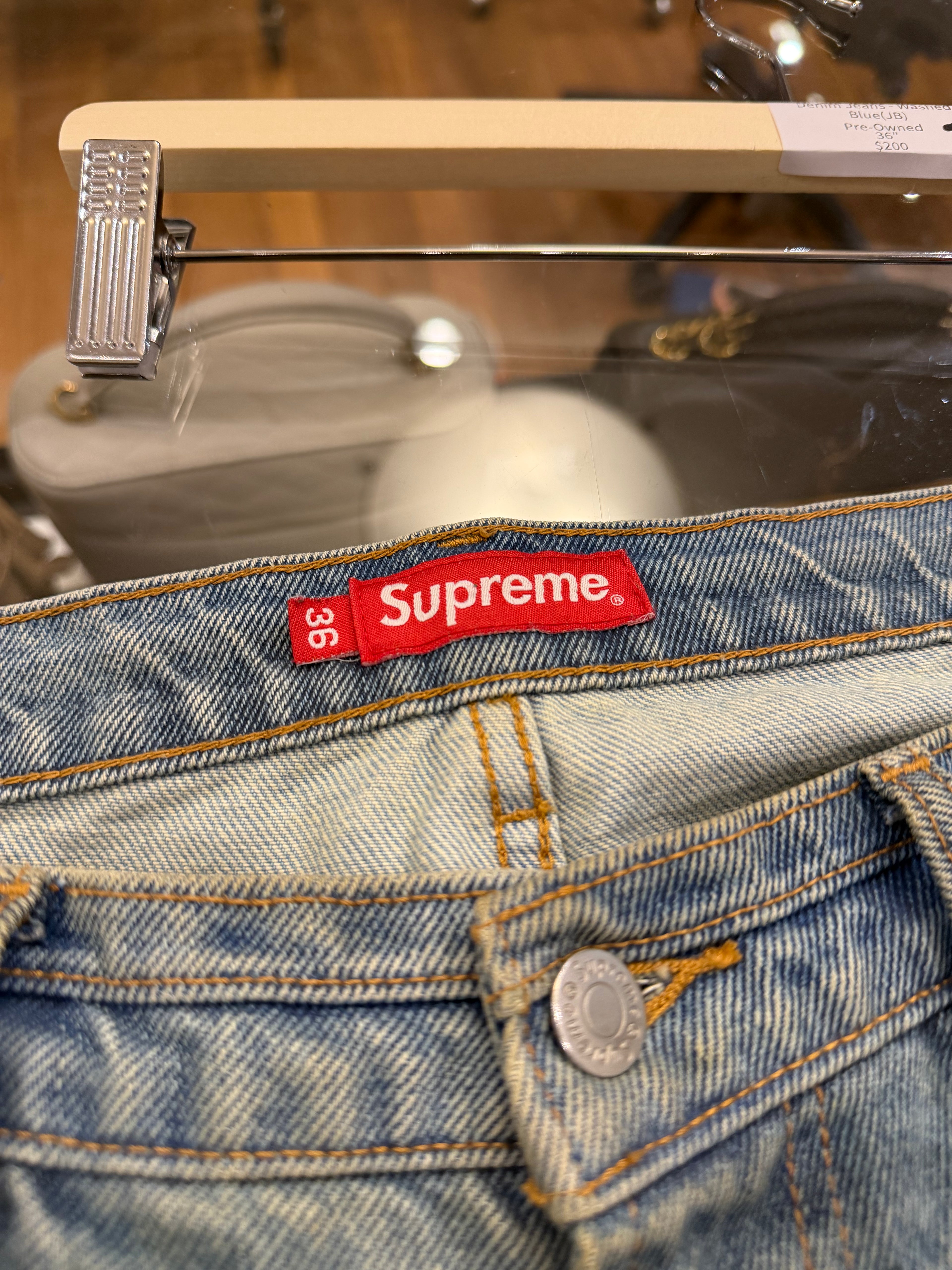 Supreme FW22 Layered Denim Jeans - Washed
Blue(JB)