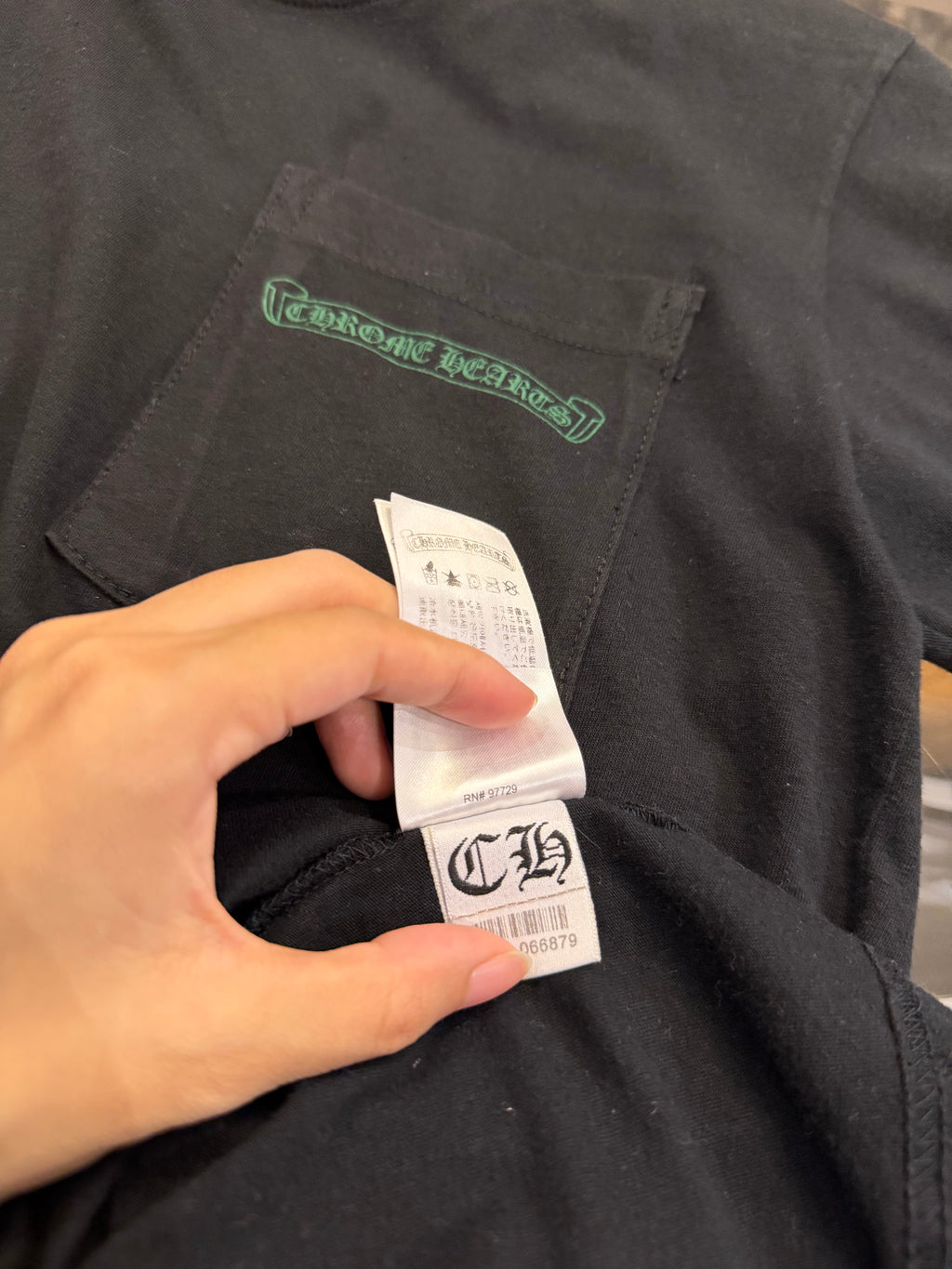 Chrome Hearts Greeen
Cemetery Tee - Black