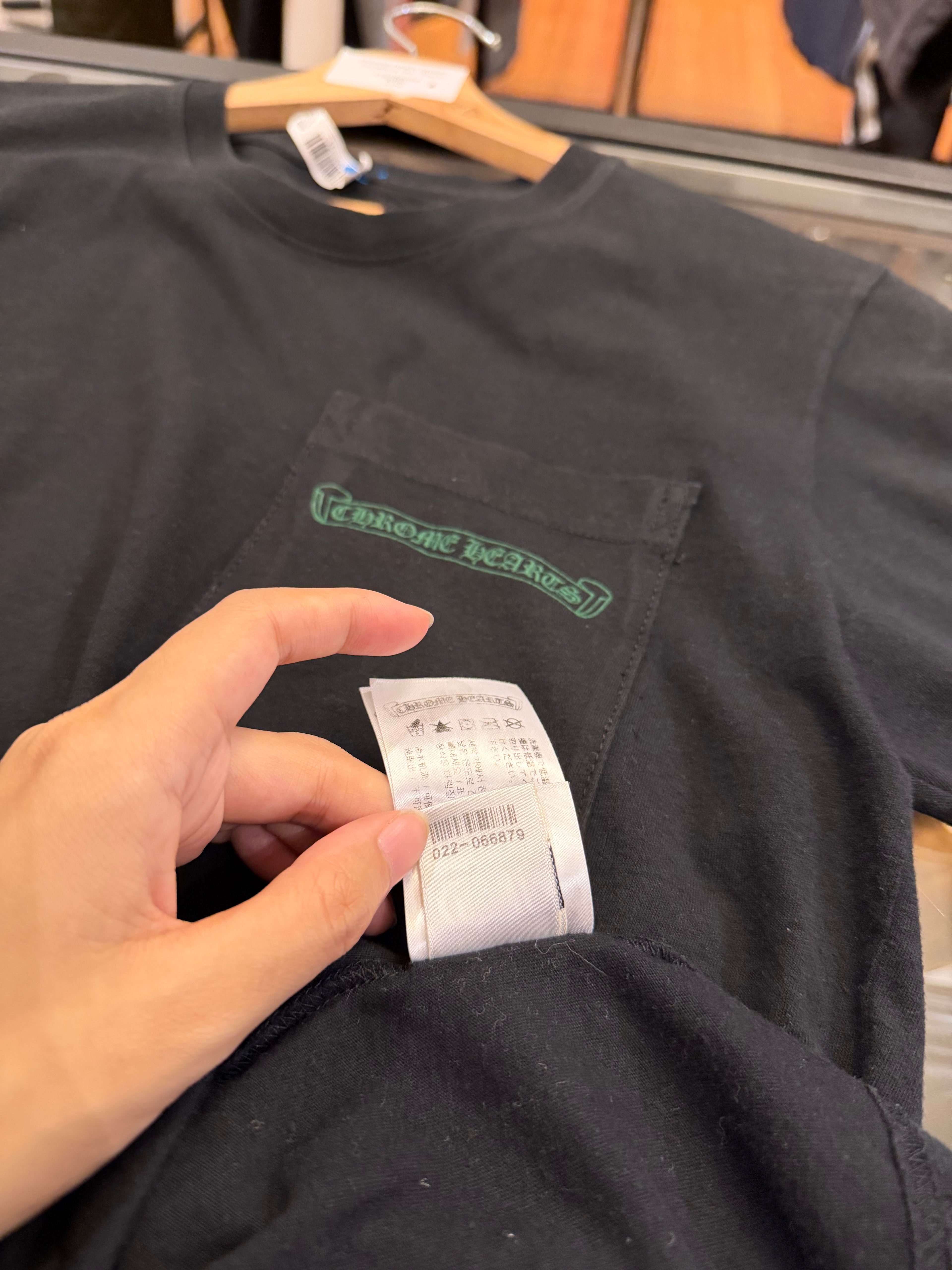 Chrome Hearts Greeen
Cemetery Tee - Black
