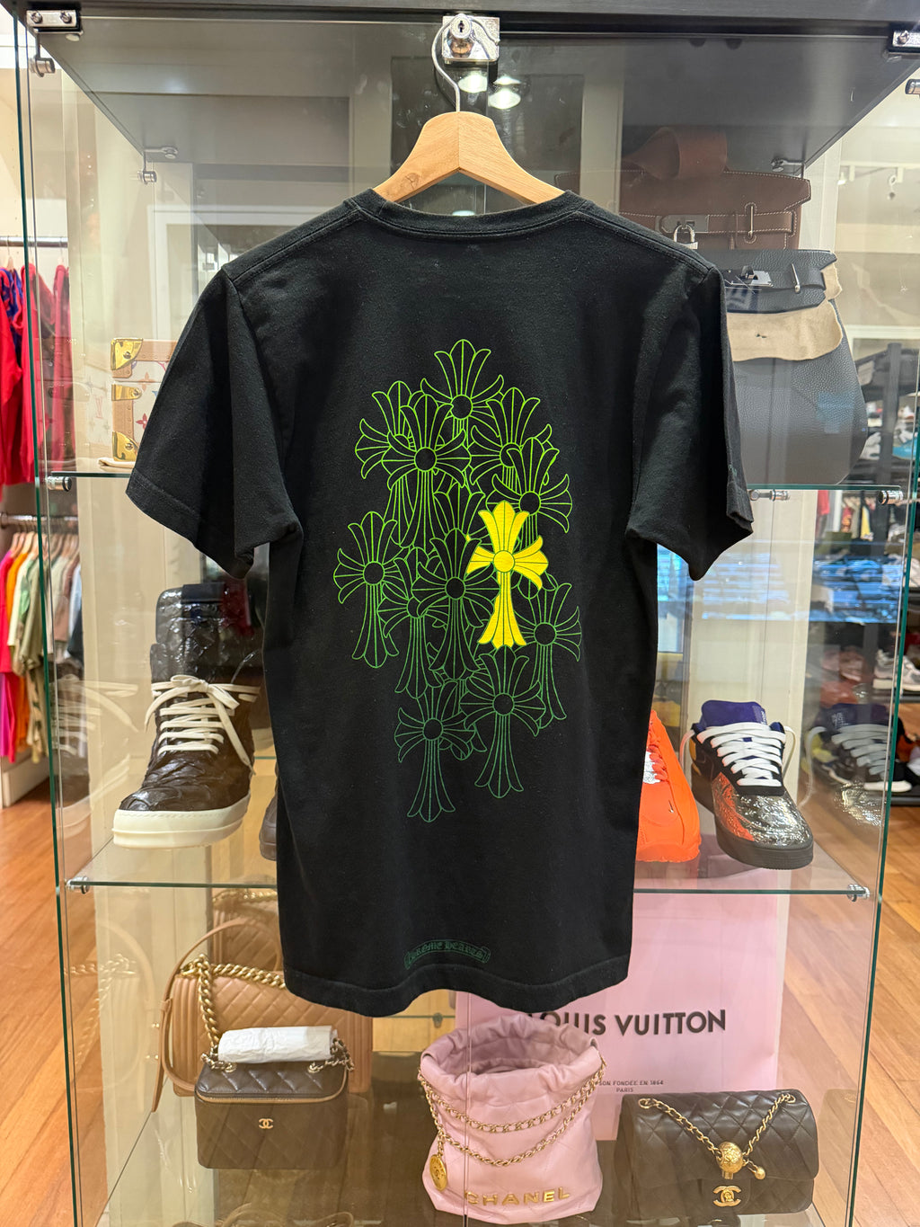 Chrome Hearts Greeen
Cemetery Tee - Black