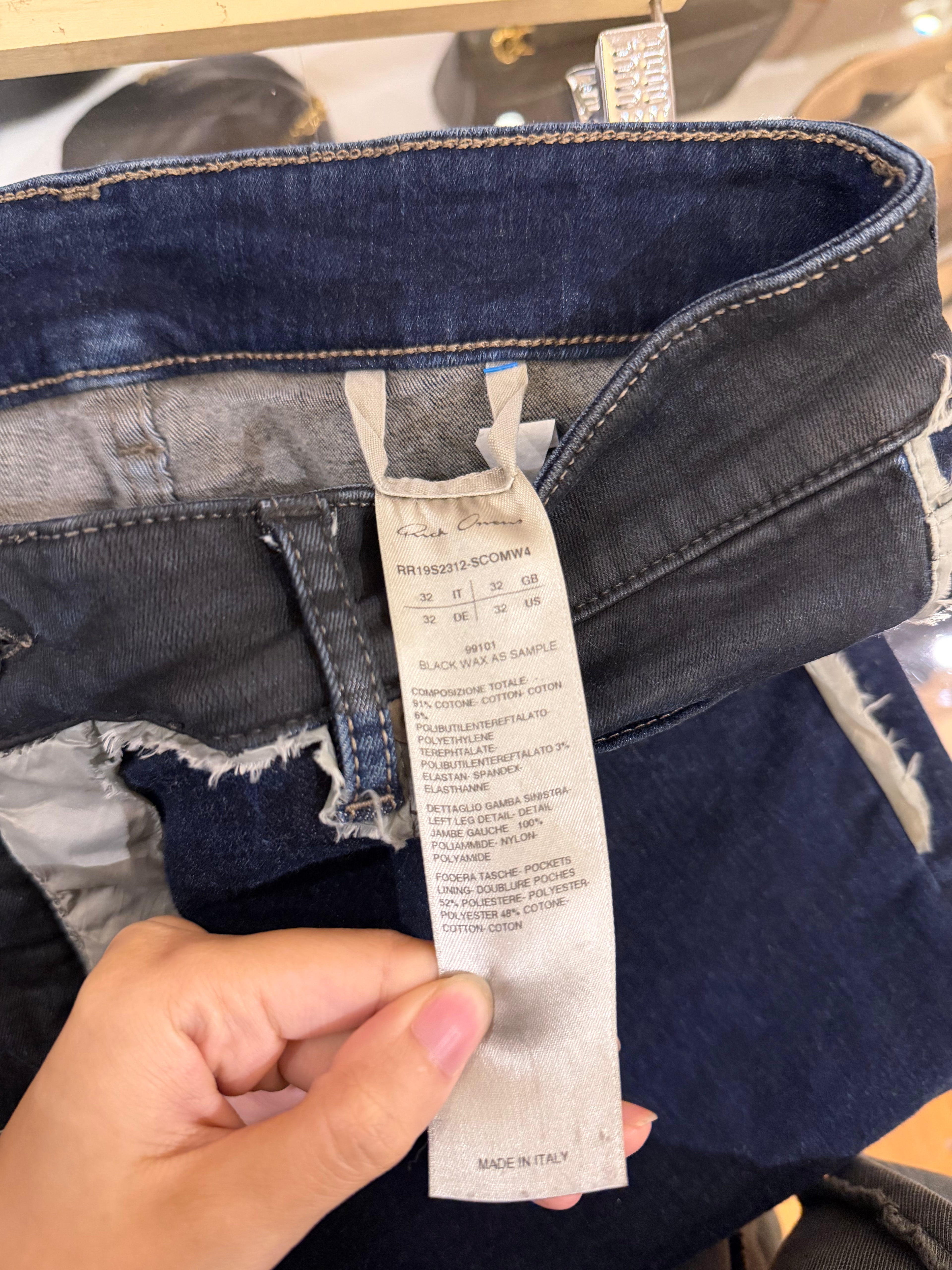 Rick Owens Babel Patchwork
Tyone Cut Denim Shorts