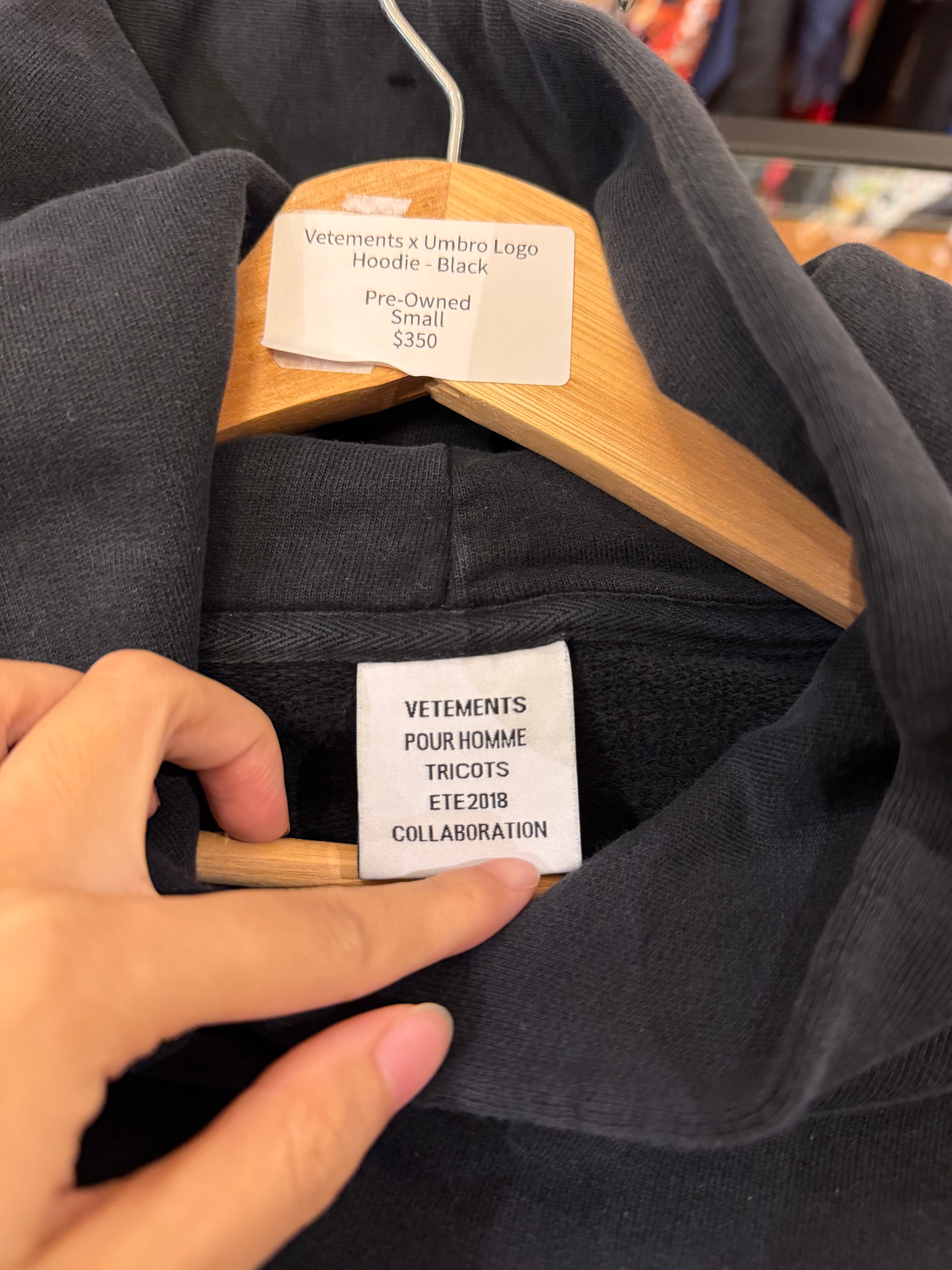 Vetements x Umbro Logo
Hoodie - Black