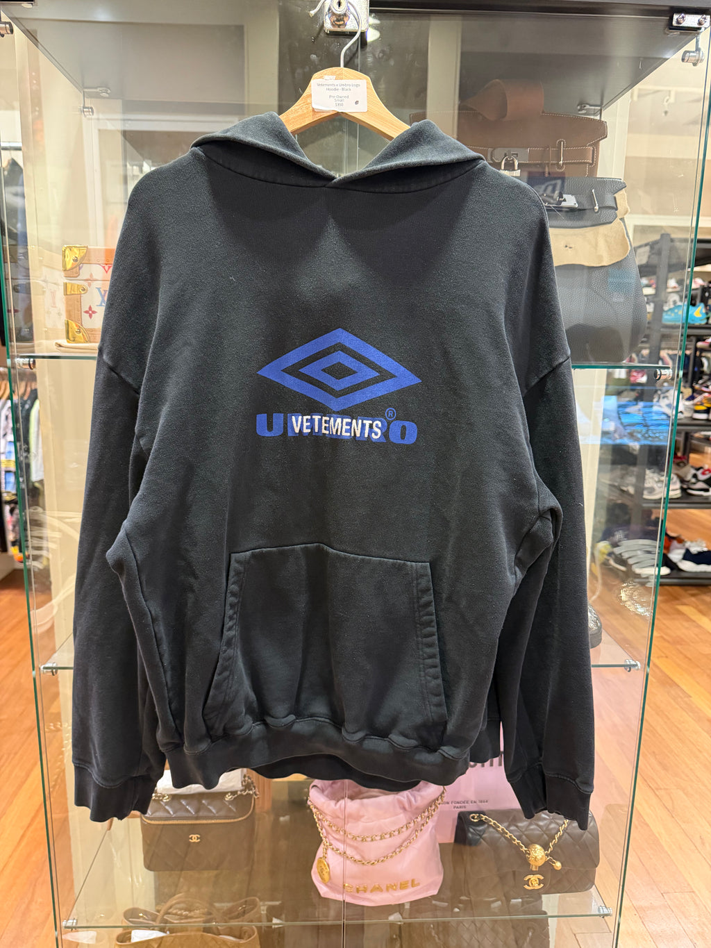 Vetements x Umbro Logo
Hoodie - Black