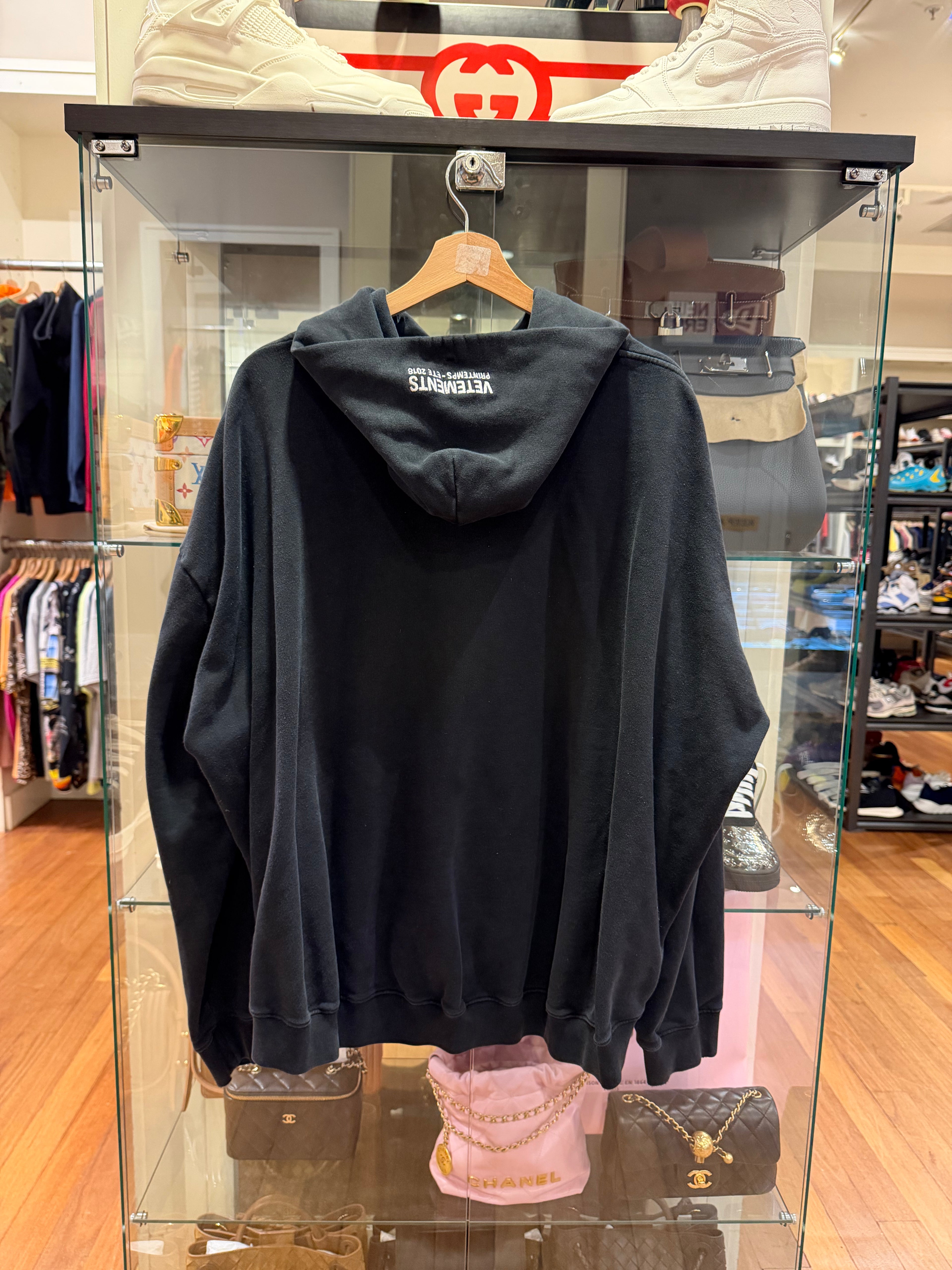 Vetements x Umbro Logo
Hoodie - Black