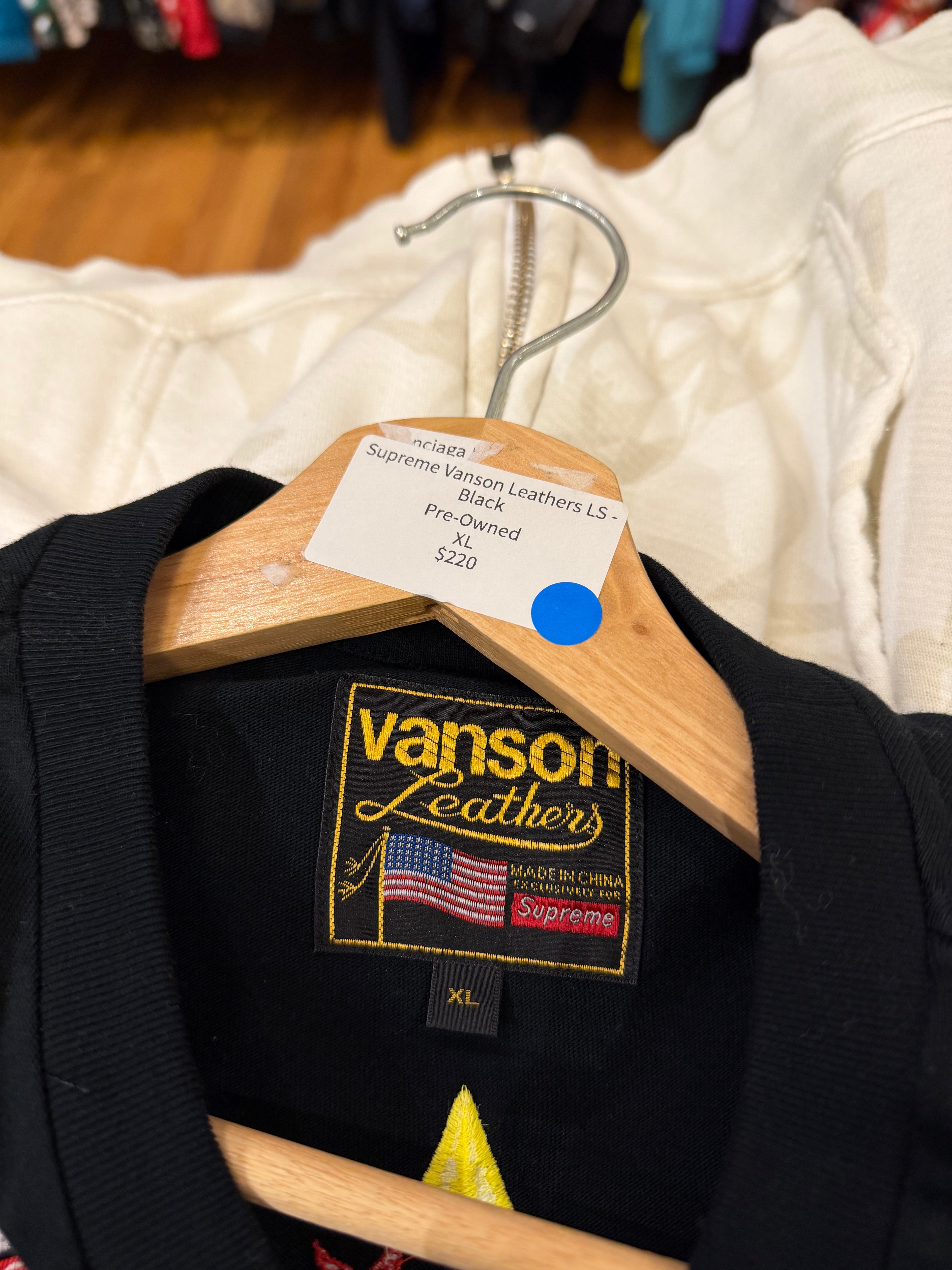 Supreme Vanson Leathers LS -
Black
