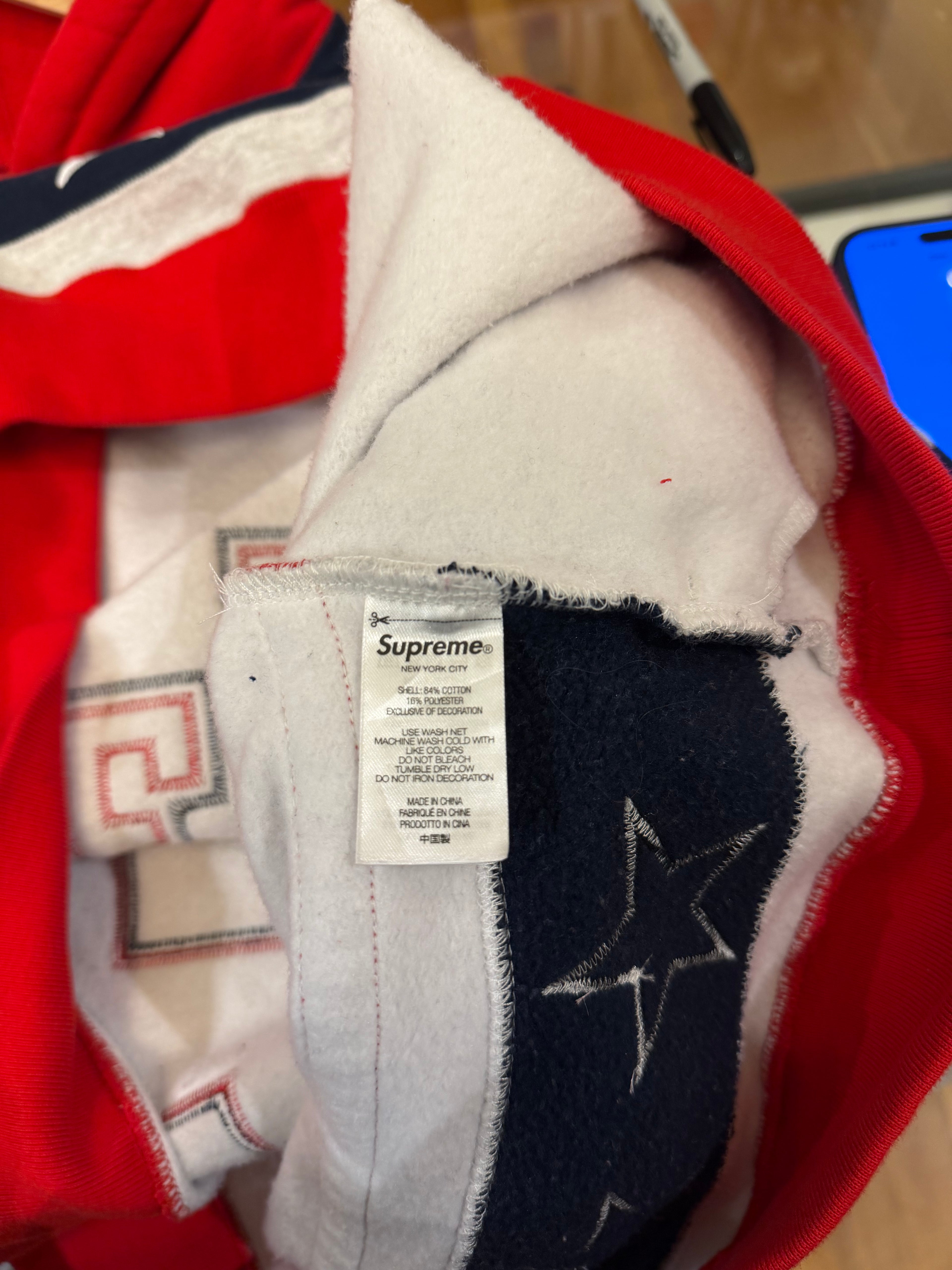 Supreme FW22 Hockey
Hooded Sweatshirt - Ash Grey