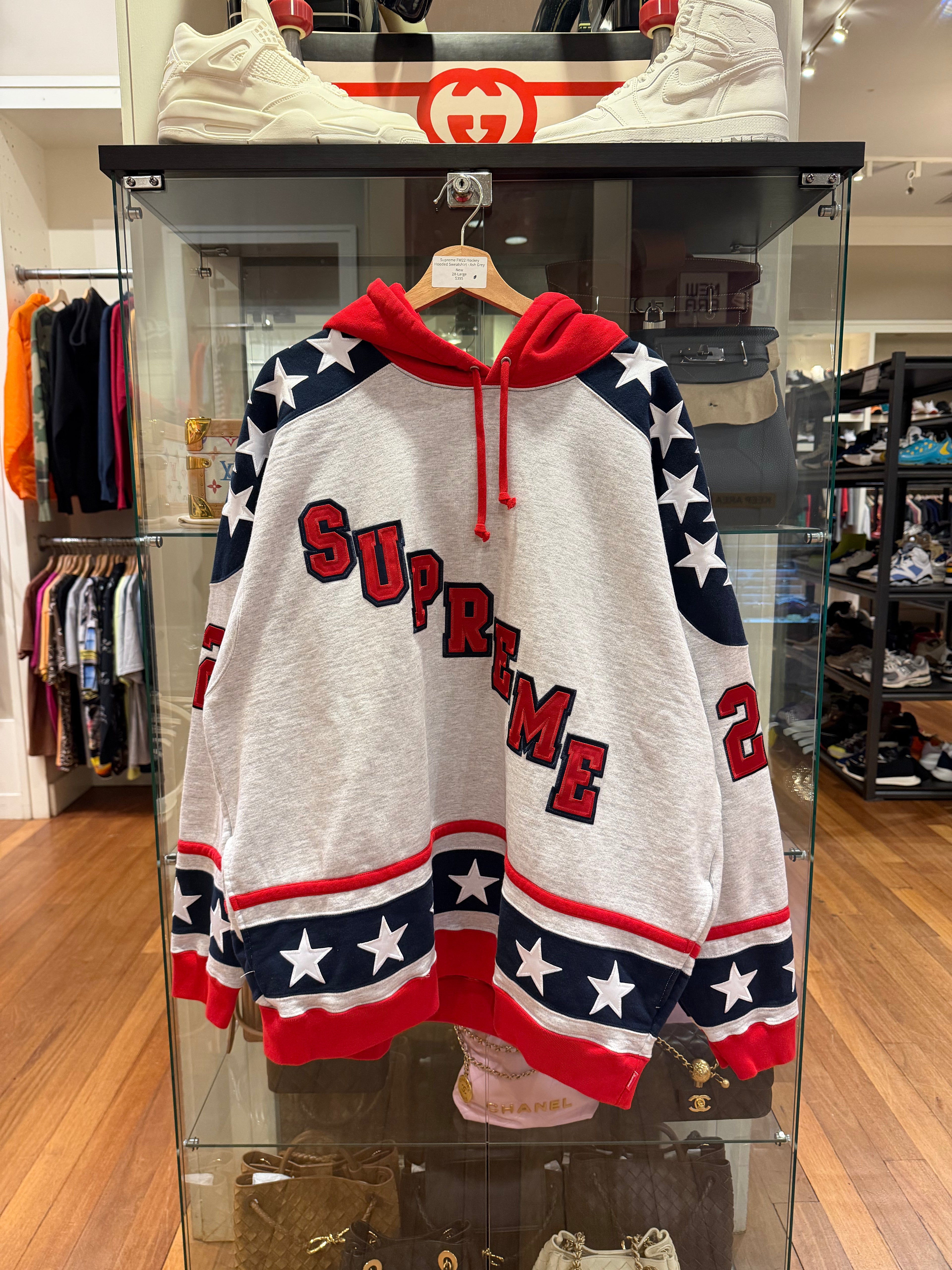 Supreme FW22 Hockey
Hooded Sweatshirt - Ash Grey