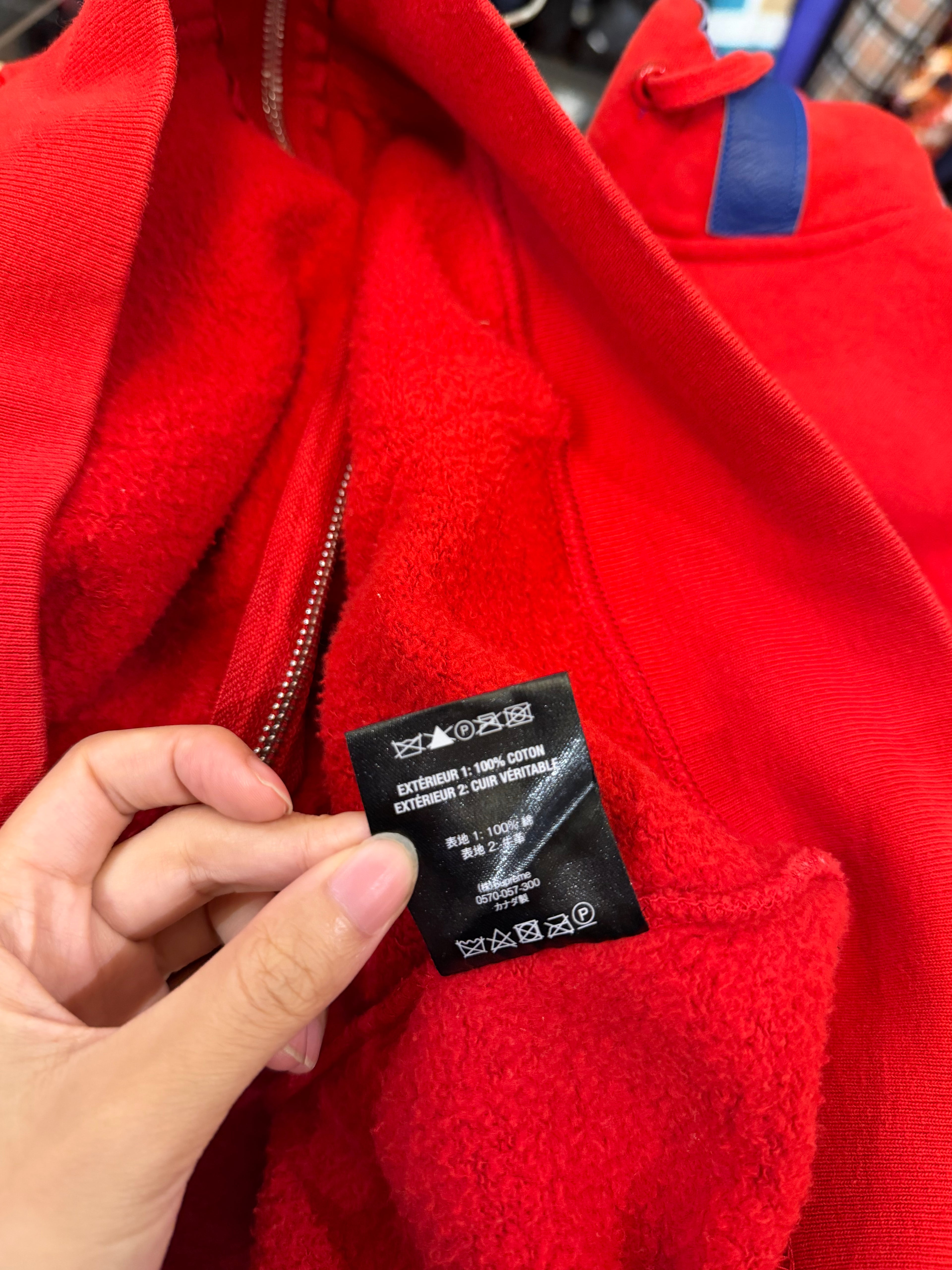 Supreme Vanson Leathers
Spider Web Zip Up Hoodie - Red
