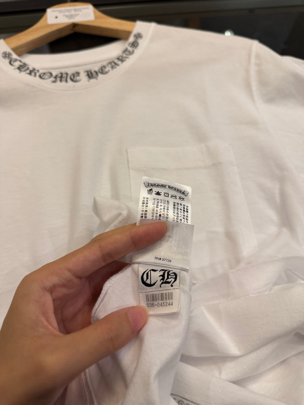 Chrome Hearts Black Neck
Print Tee - White