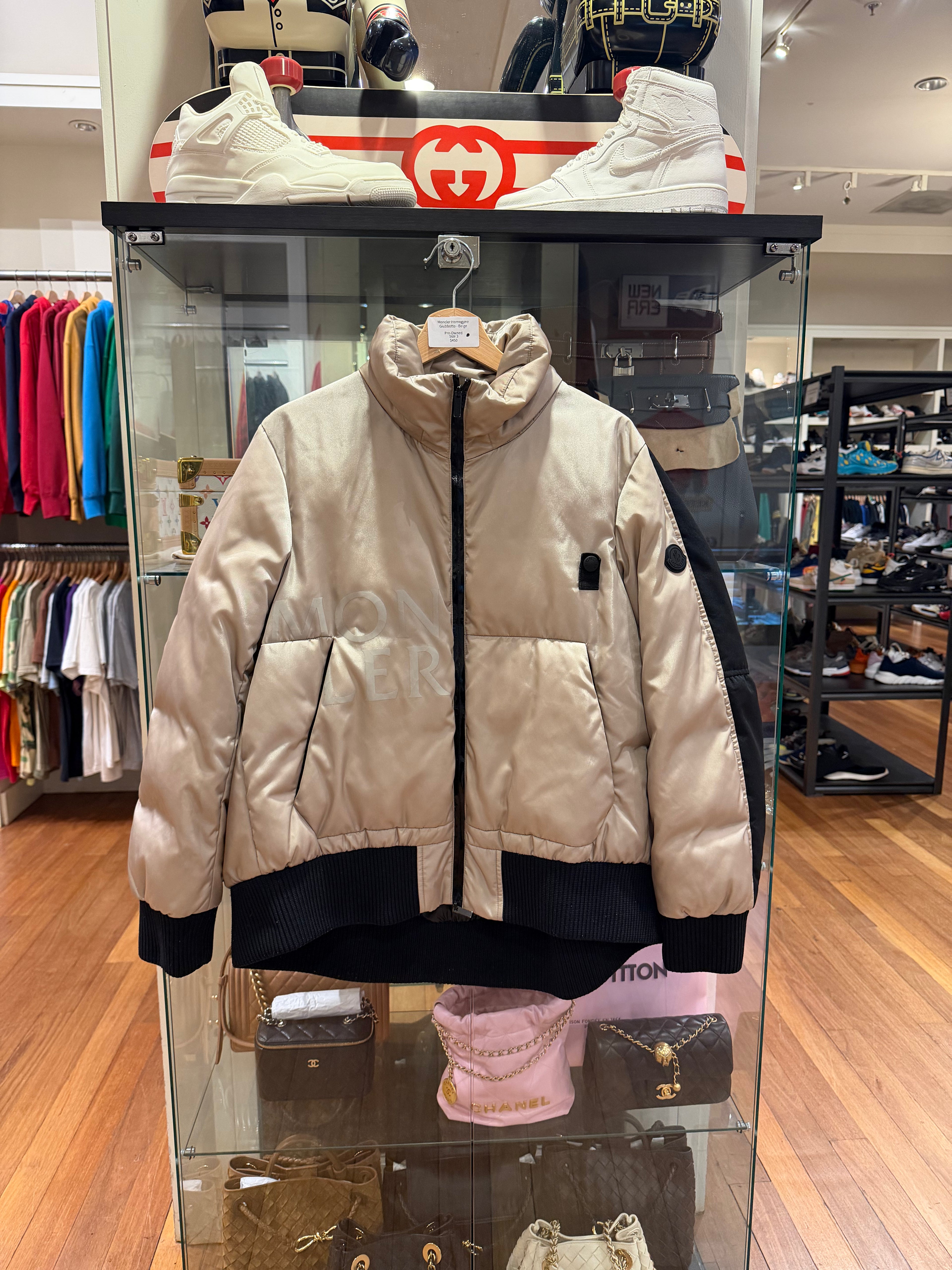 Moncler Homogyne
Giubbotto - Beige