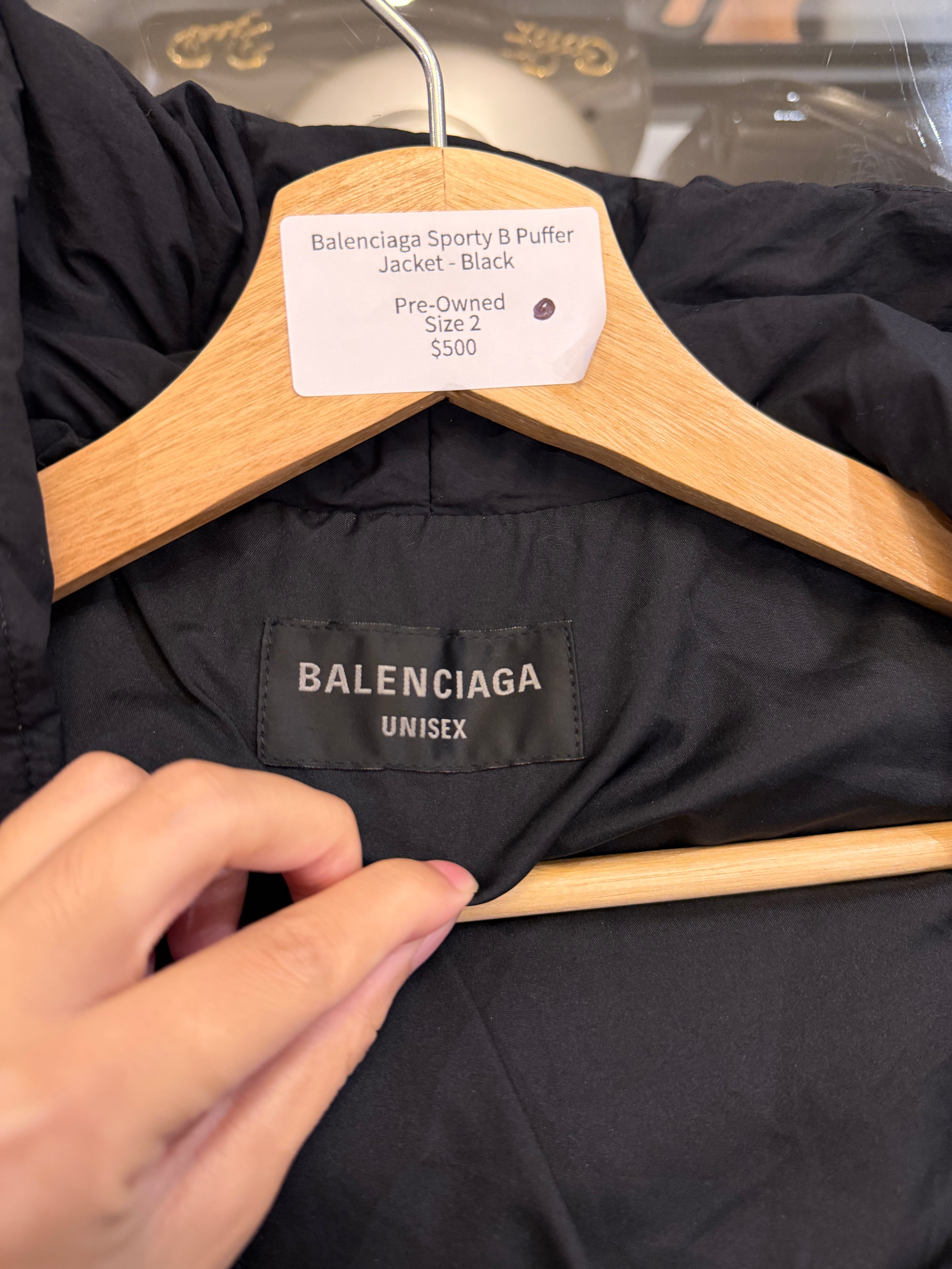 Balenciaga Sporty B Puffer
Jacket - Black