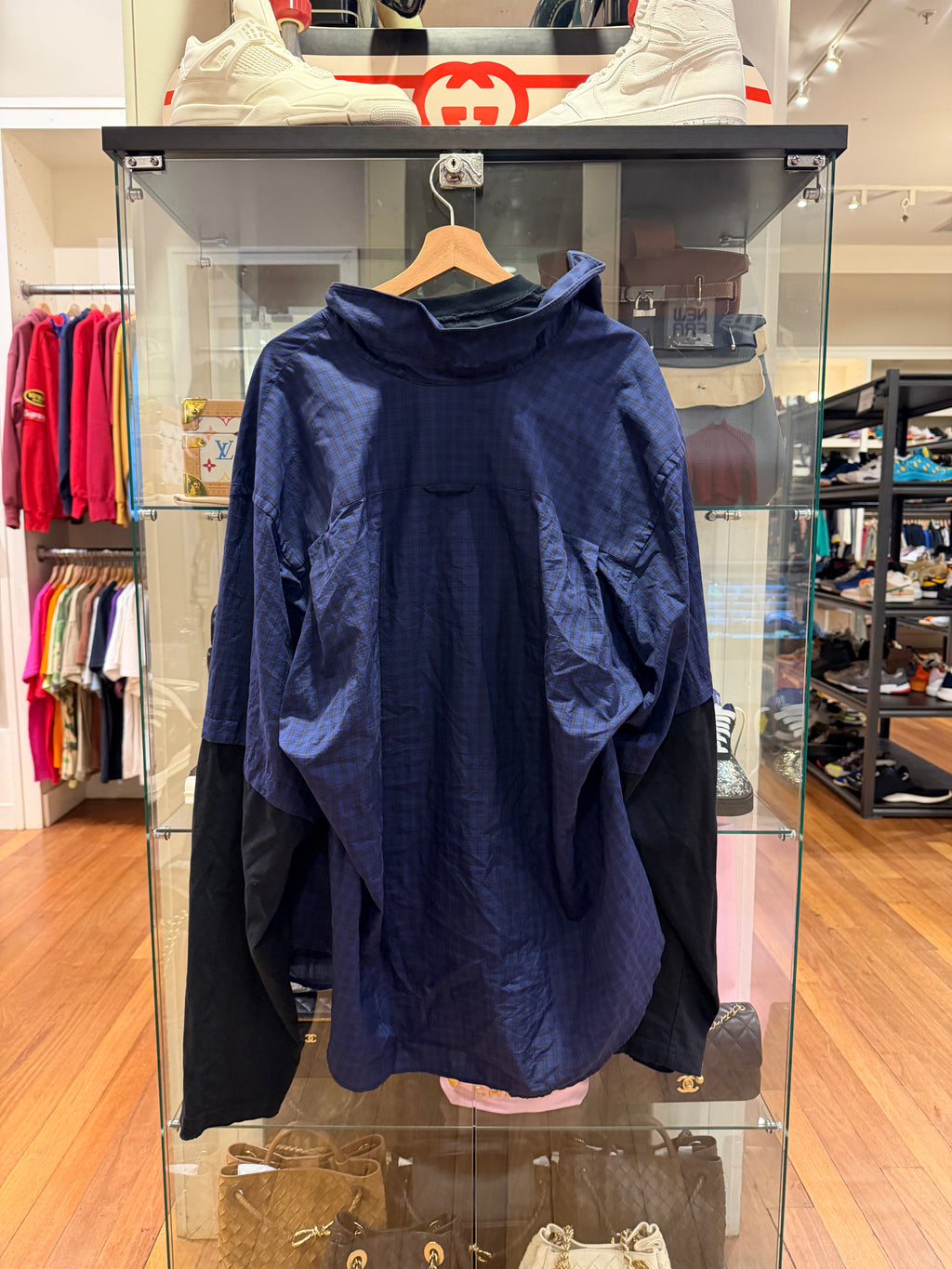 Balenciaga Trompe Shirt
Button Up Hybrid - Blue/Black