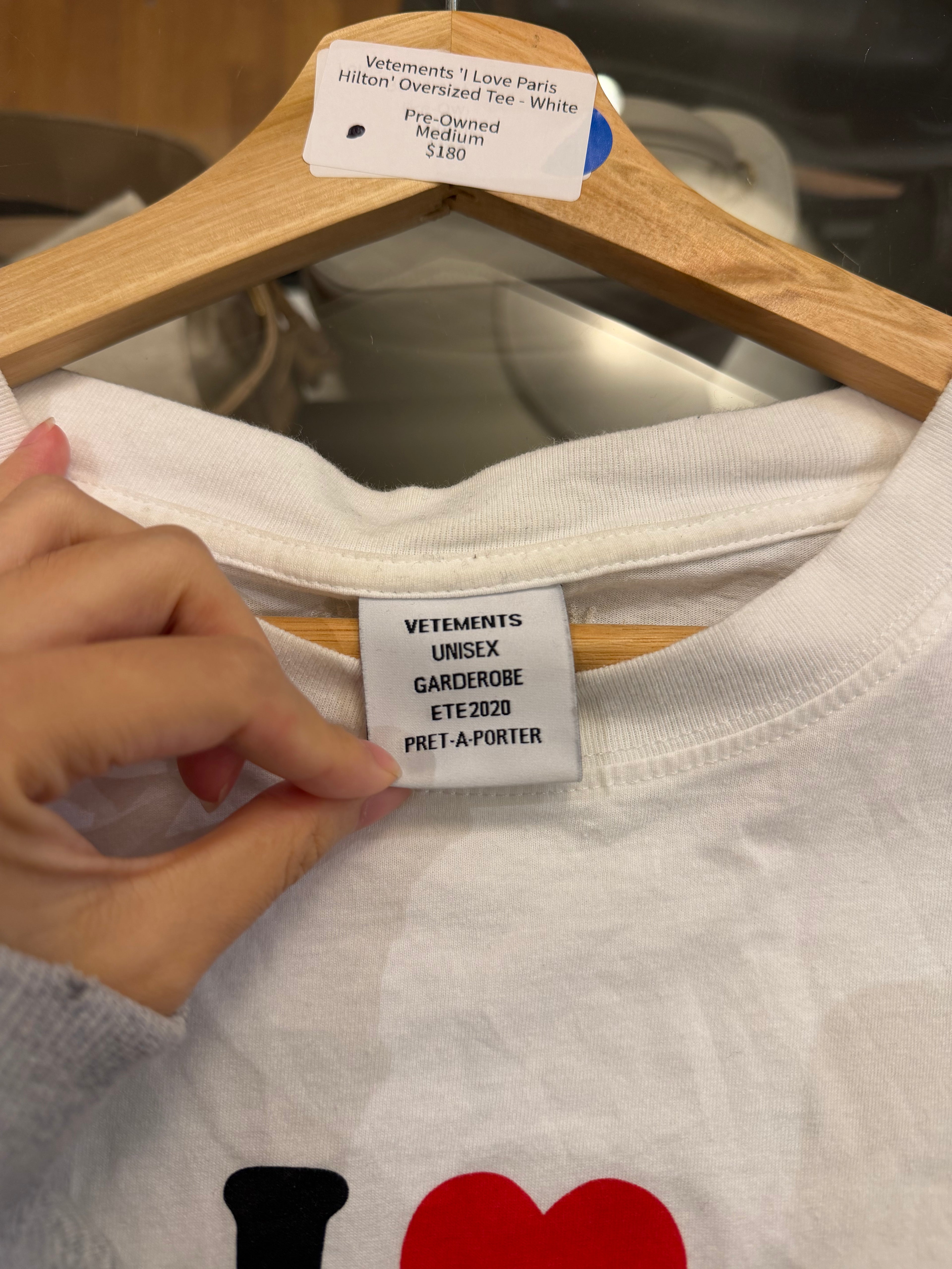 Vetements 'I Love Paris
Hilton' Oversized Tee