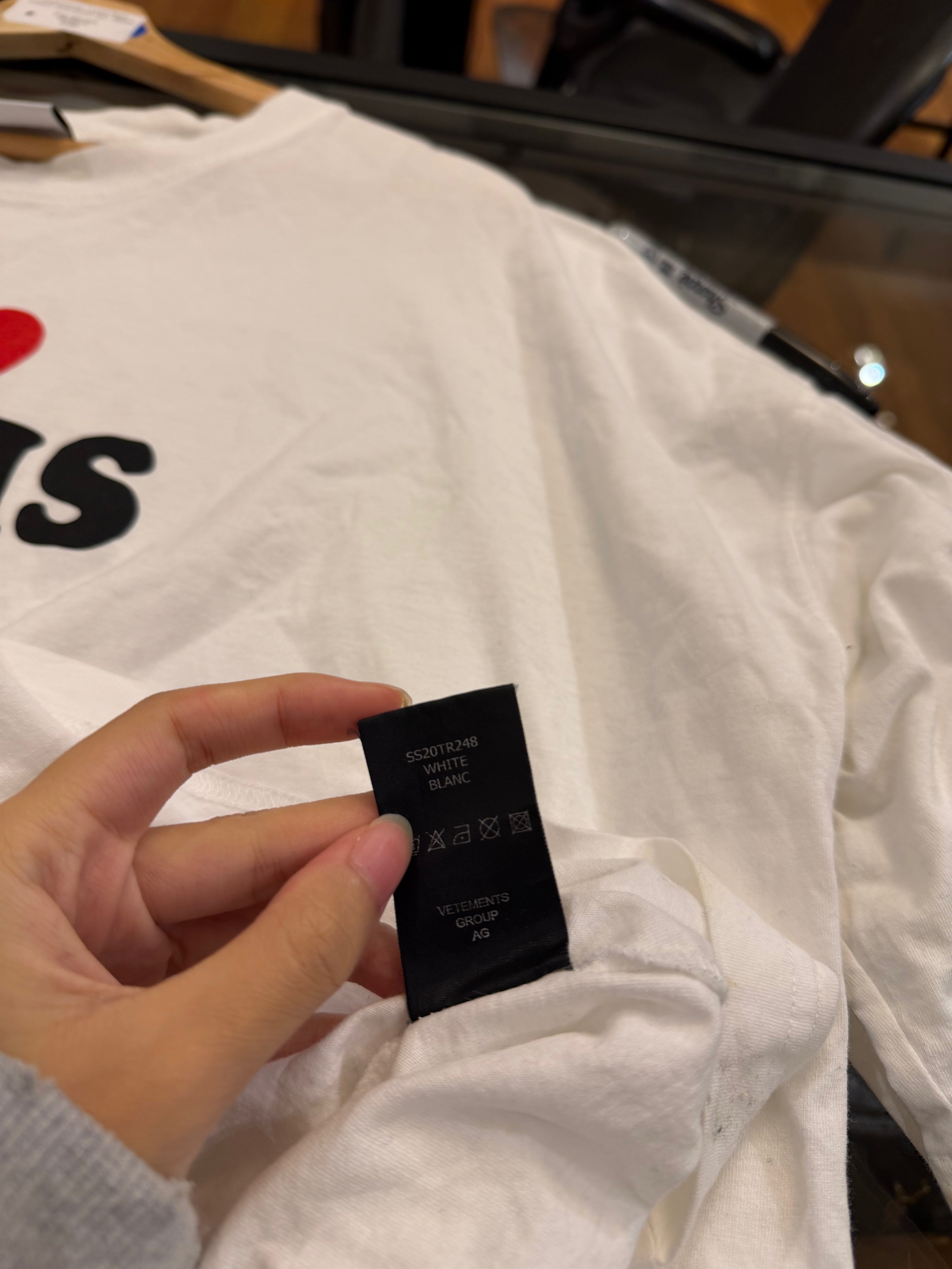 Vetements 'I Love Paris
Hilton' Oversized Tee