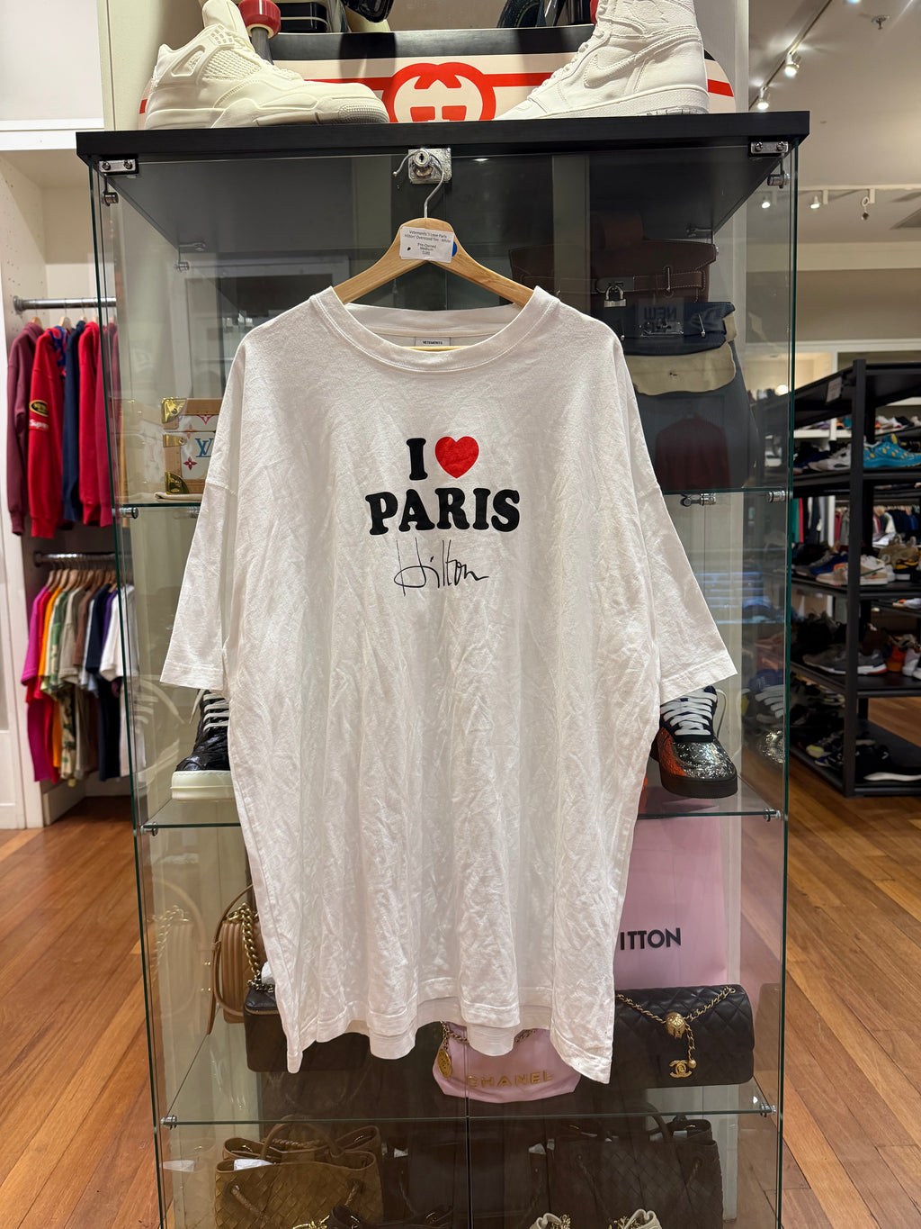 Vetements 'I Love Paris
Hilton' Oversized Tee