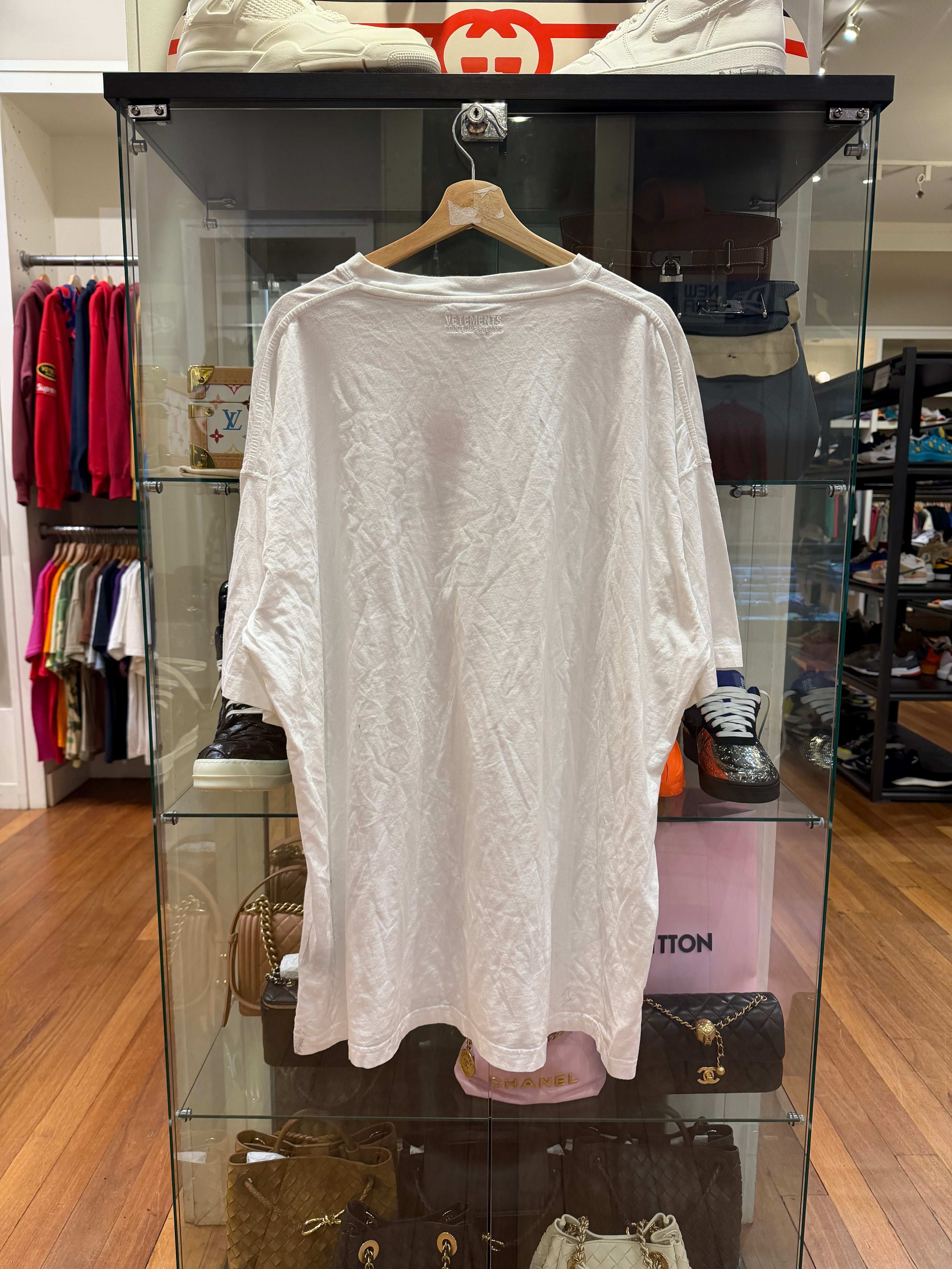 Vetements 'I Love Paris
Hilton' Oversized Tee