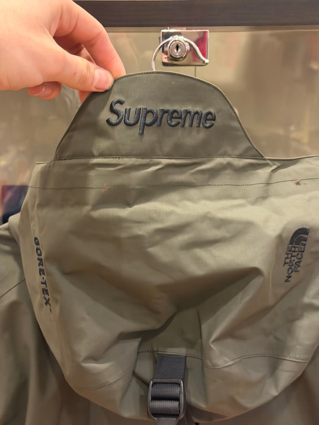 Supreme x The North Face SS17 Trans Antarctica Expedition Jacket a Olive