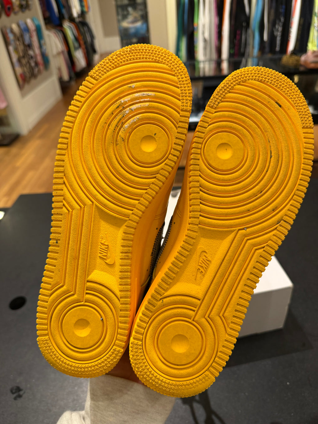 Off-White x Nike Air Force 1 Low “Lemonade/ ICA University Gold”