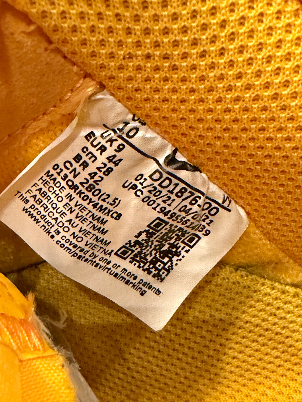 Off-White x Nike Air Force 1 Low “Lemonade/ ICA University Gold”