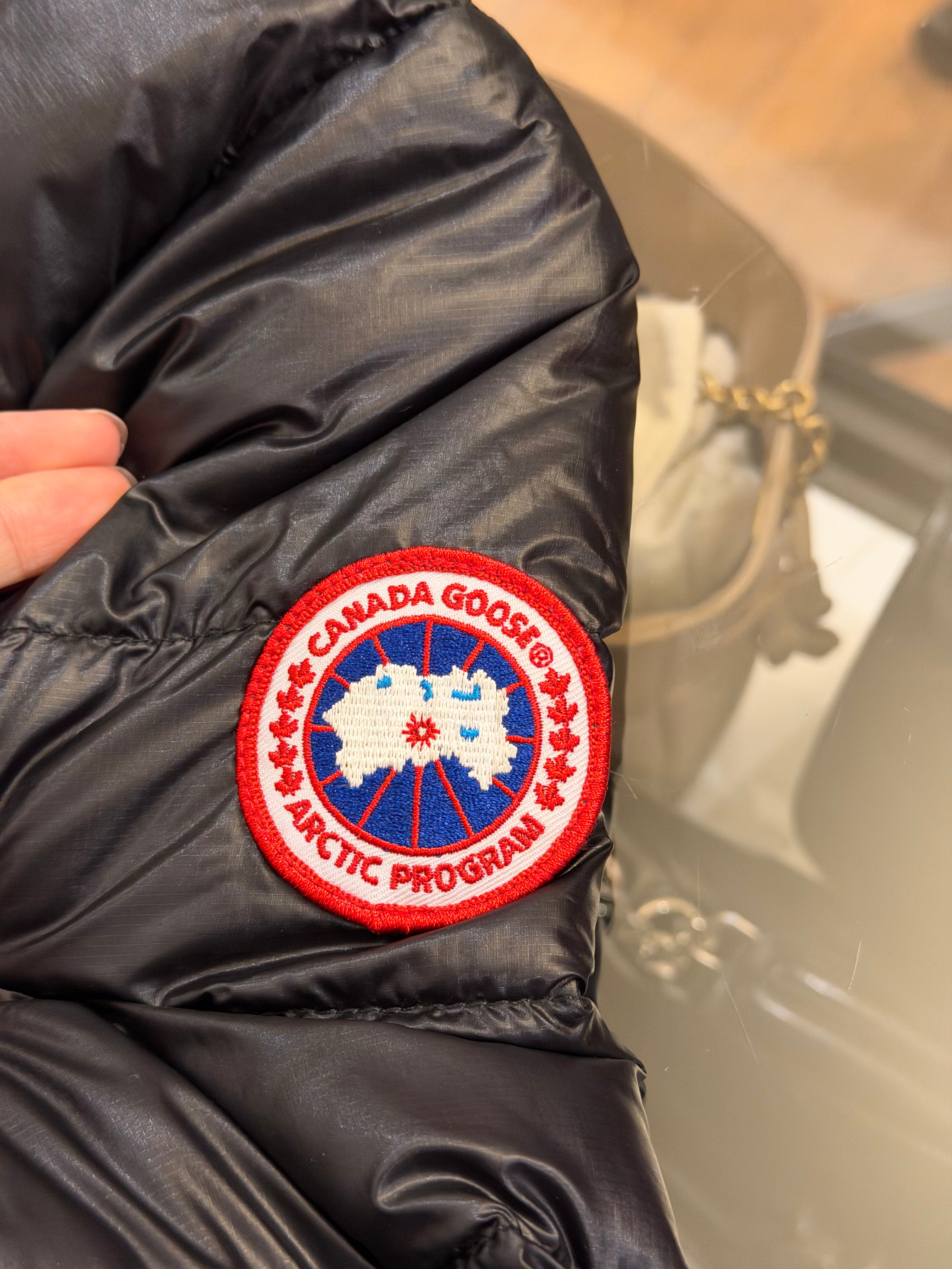 Canada Goose Hybridge Lite Puffer Hoodie - Black