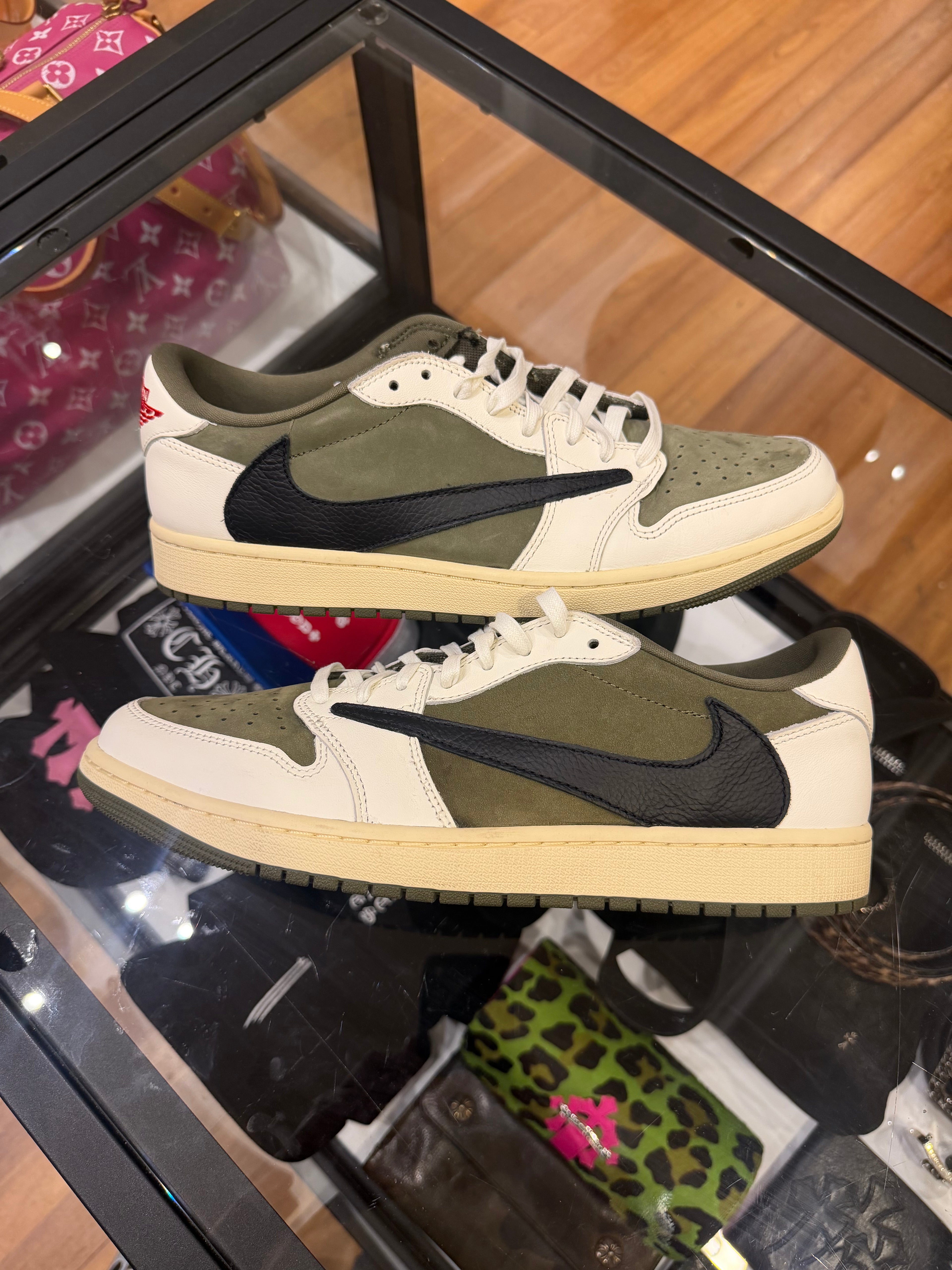 Jordan 1 Retro Low OG SP ‘Travis Scott Medium Olive’