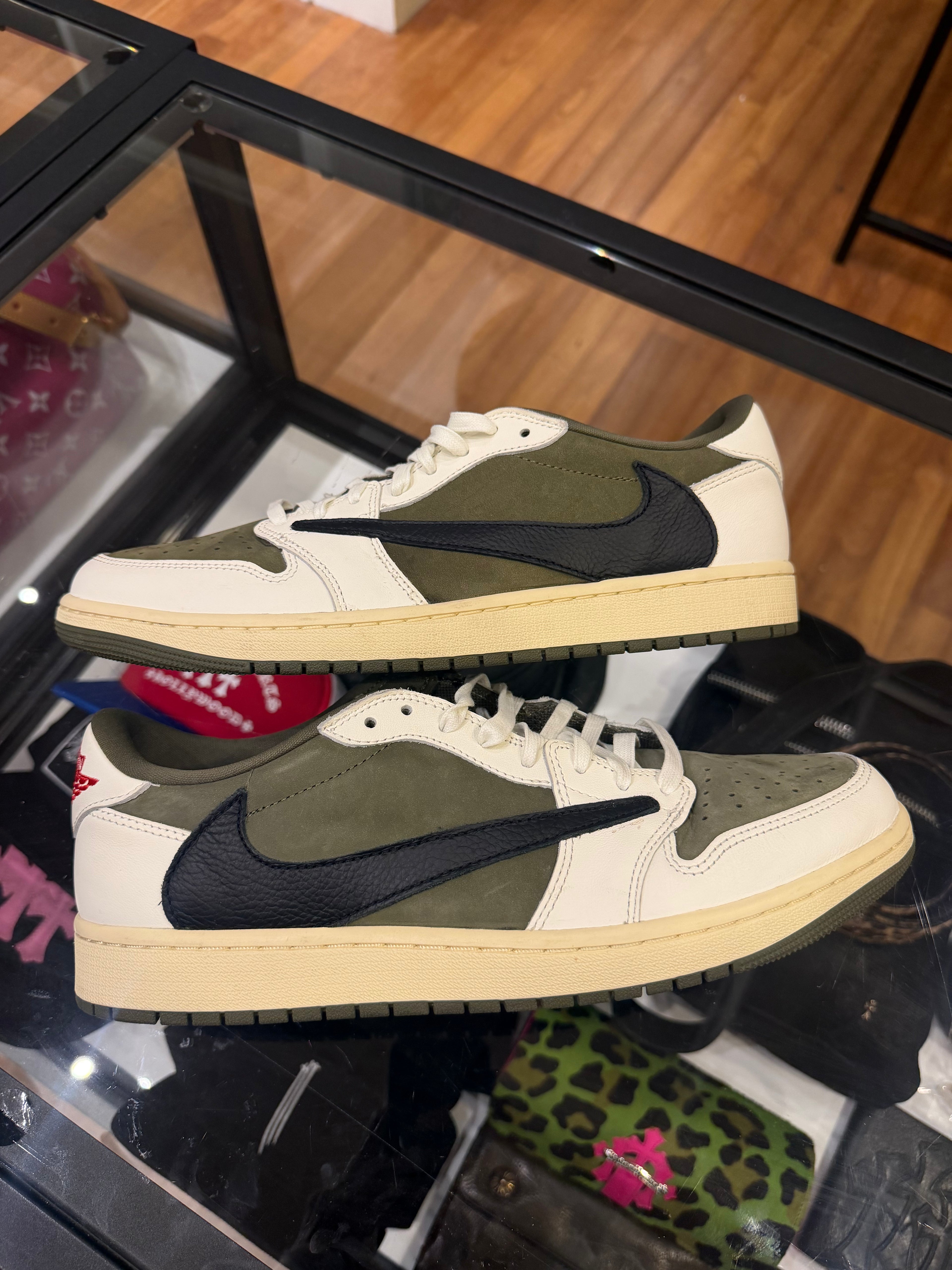 Jordan 1 Retro Low OG SP ‘Travis Scott Medium Olive’
